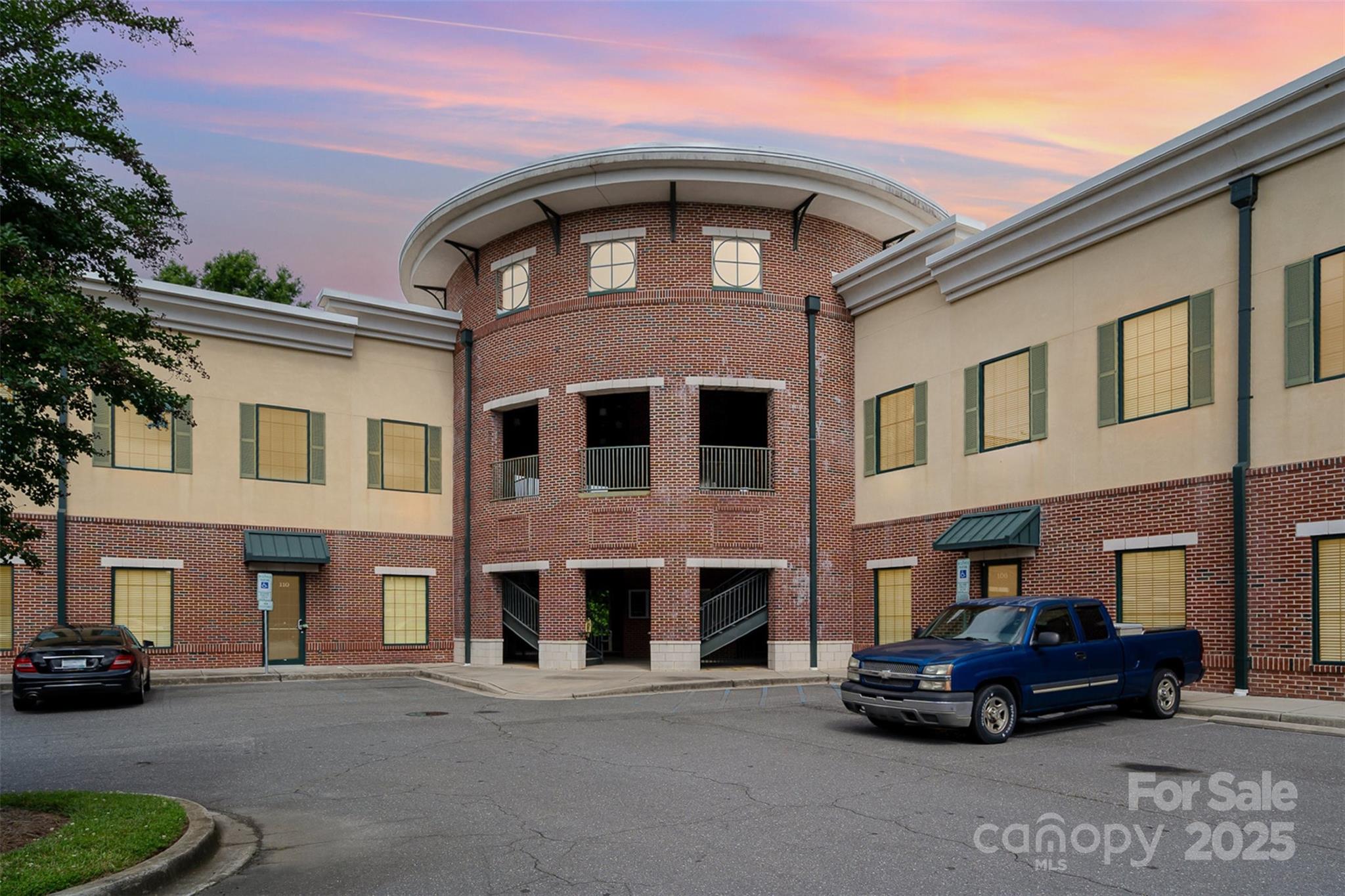 1171 Market Street Unit: 202