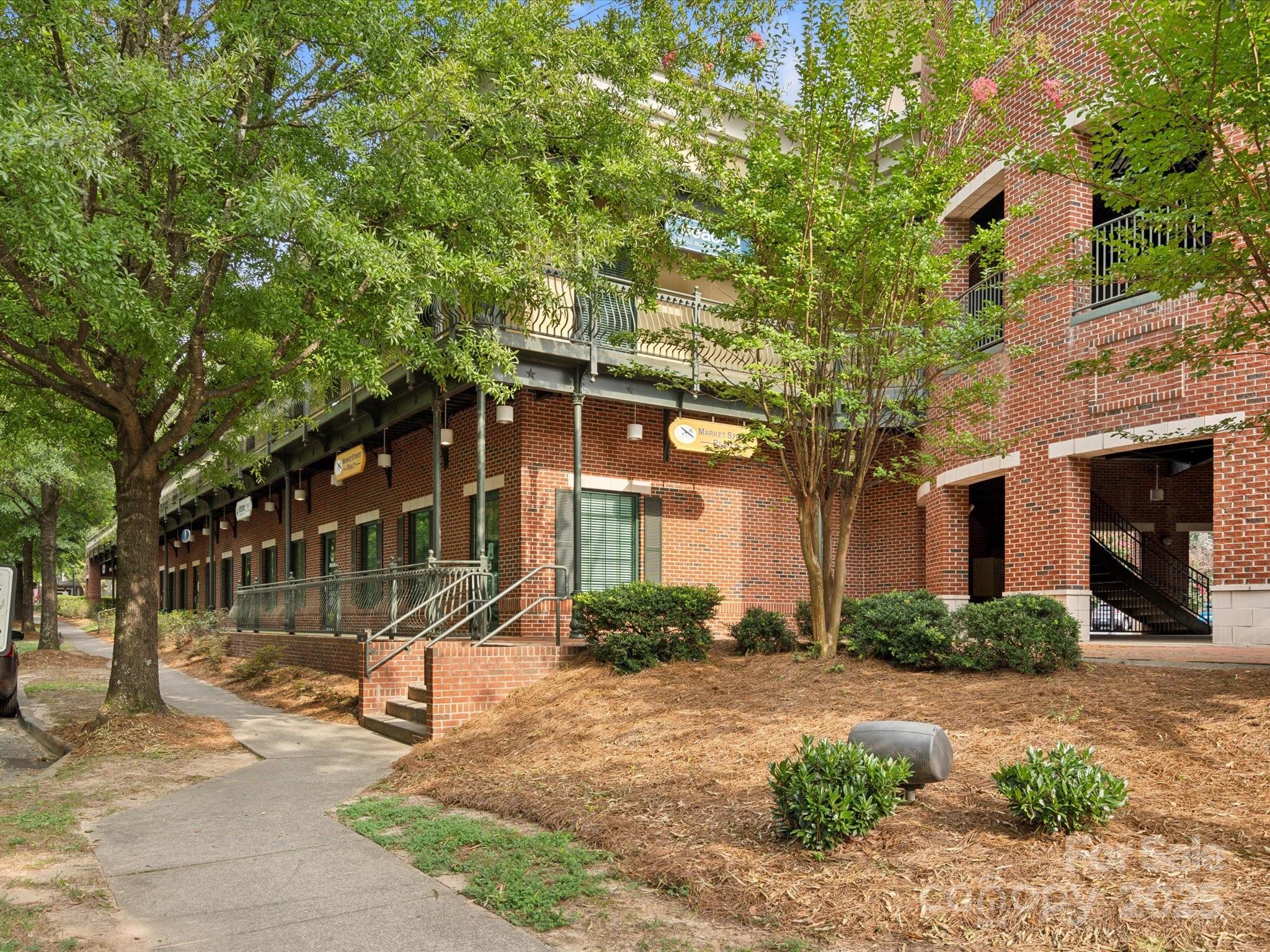 1171 Market Street Unit: 202