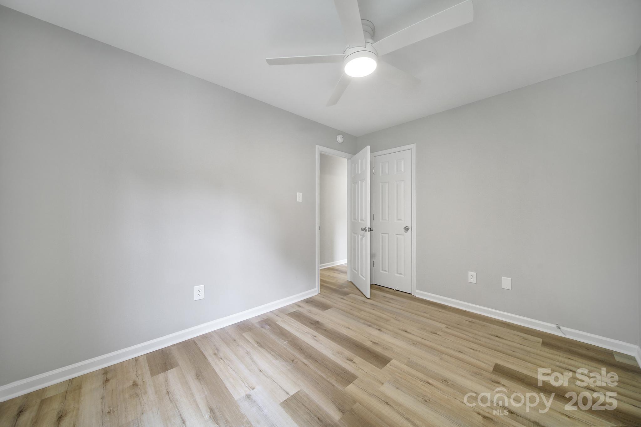 121 Settlemyre Place