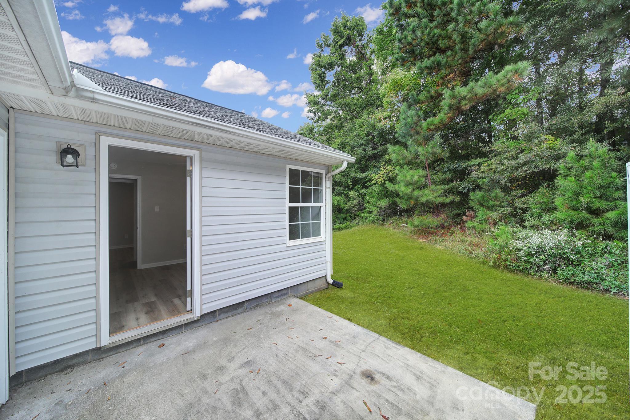 121 Settlemyre Place