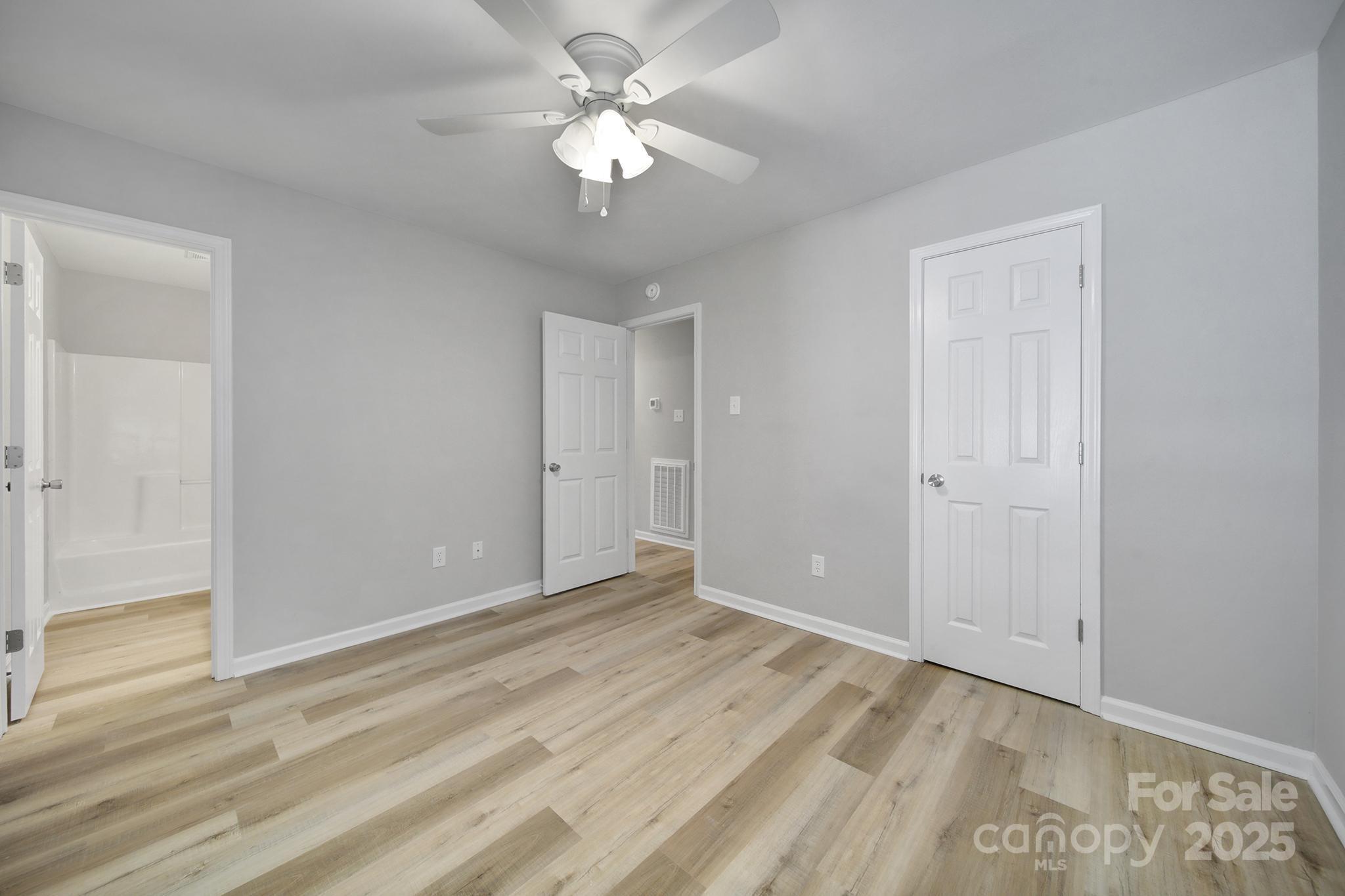 121 Settlemyre Place