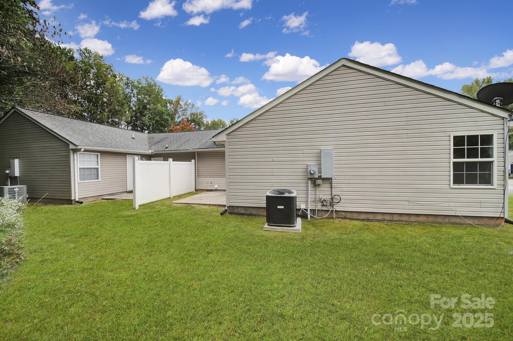 121 Settlemyre Place