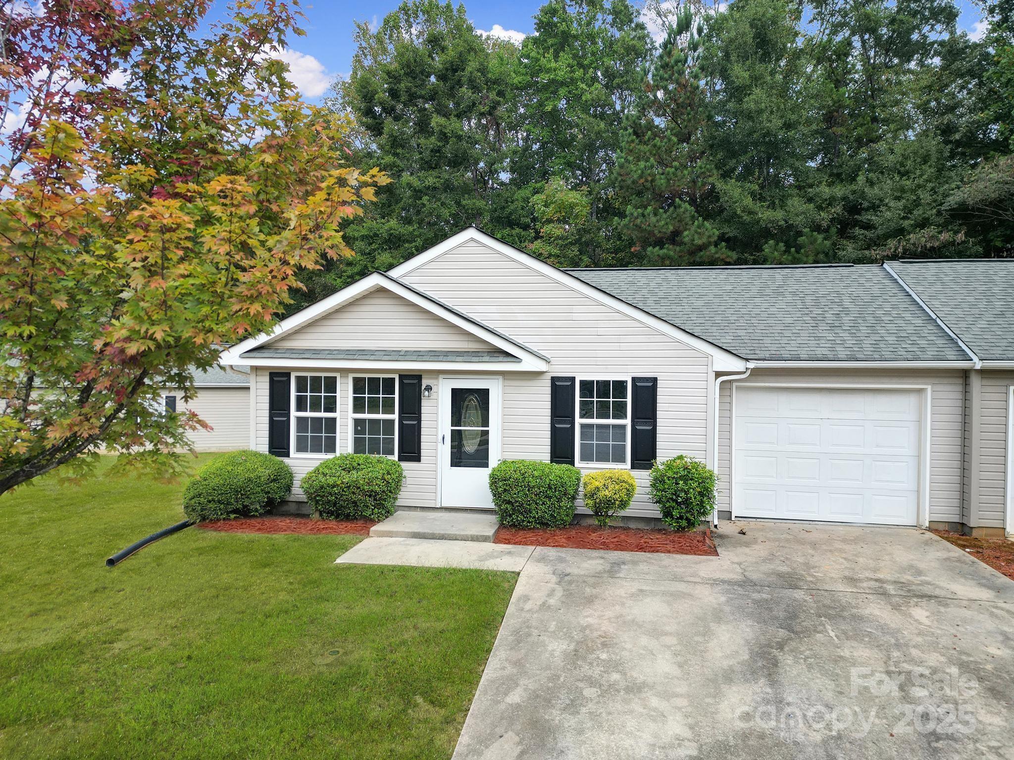 121 Settlemyre Place