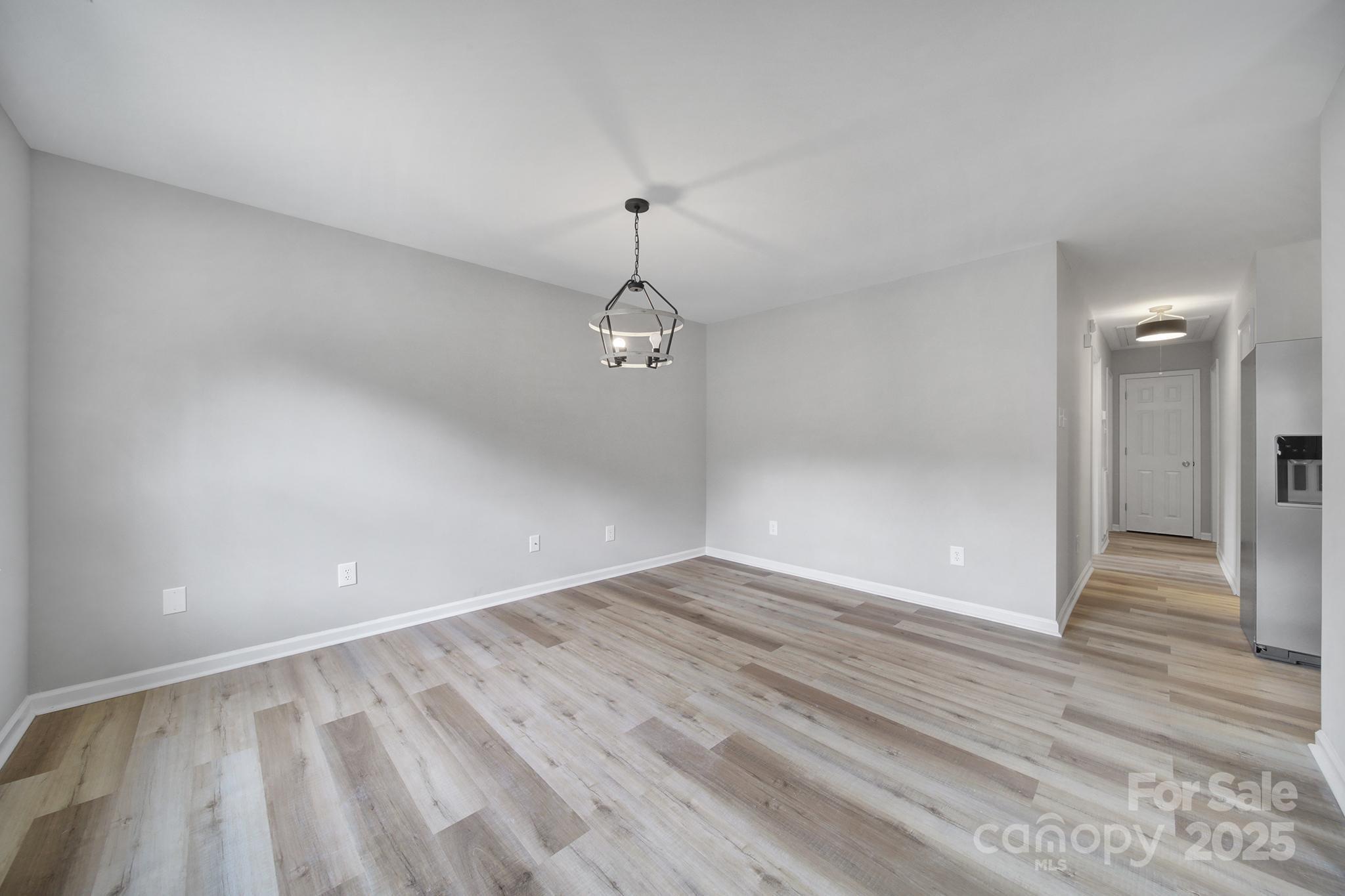 121 Settlemyre Place