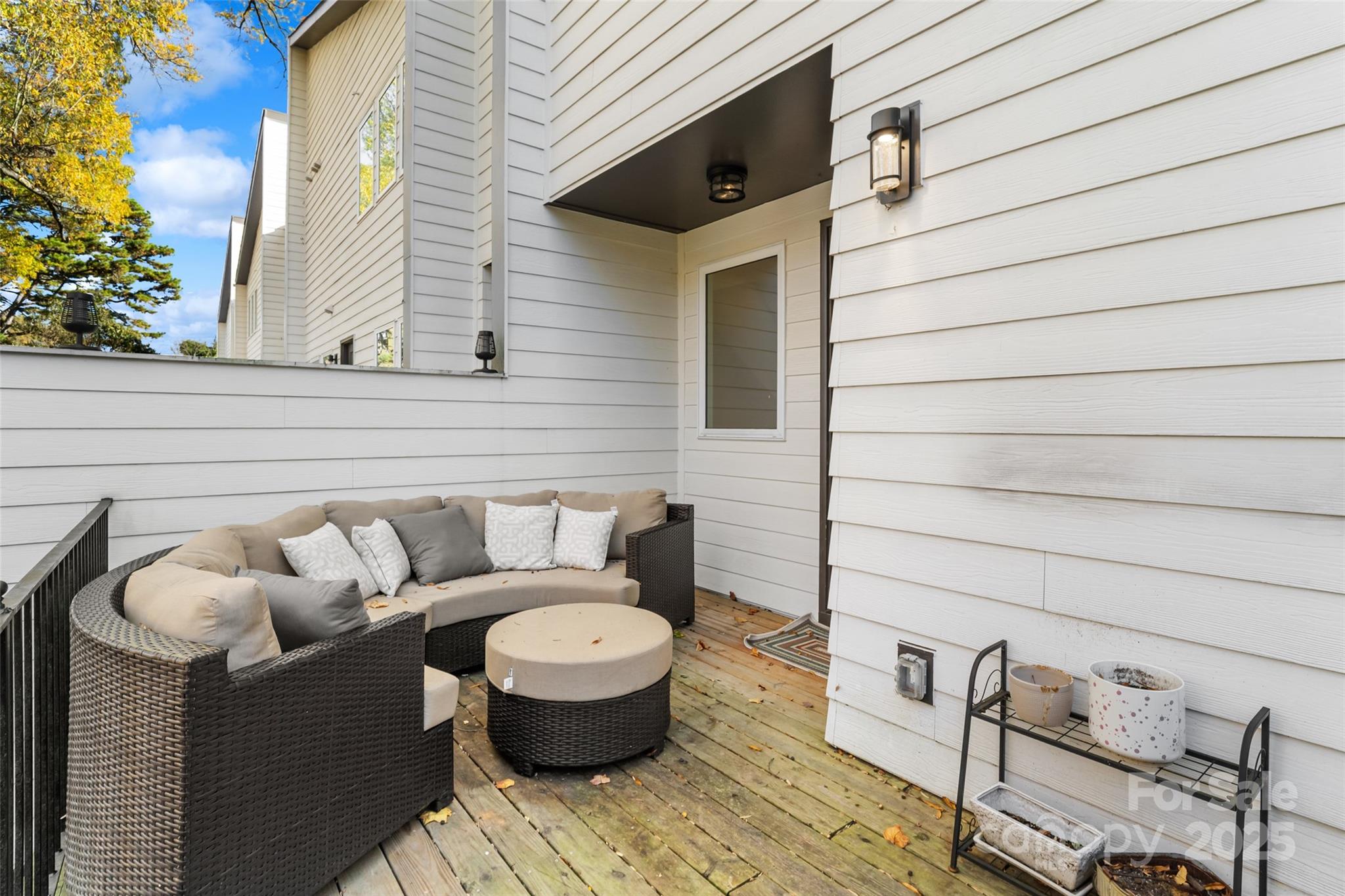 1549 Pinecrest Avenue