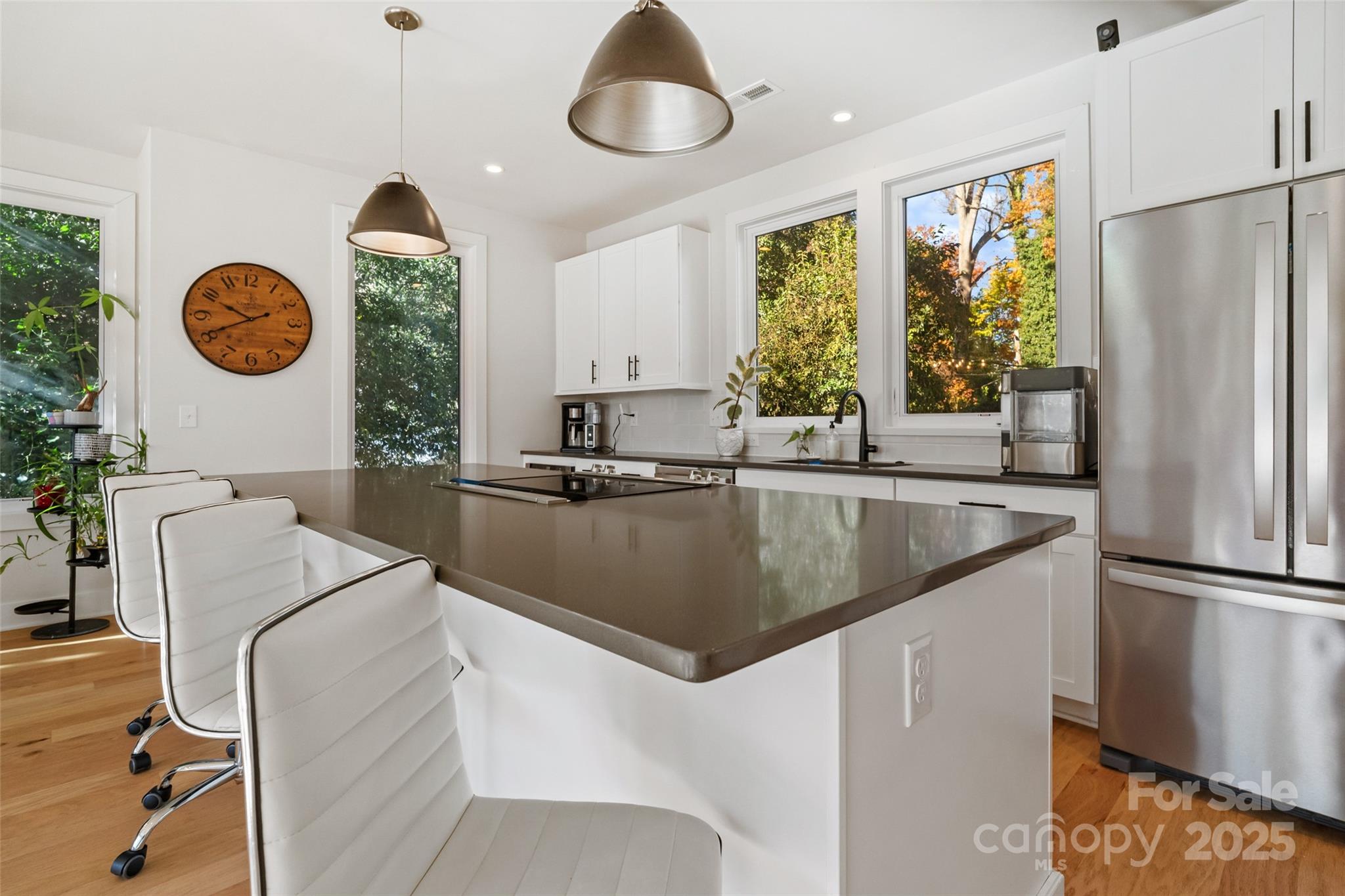 1549 Pinecrest Avenue