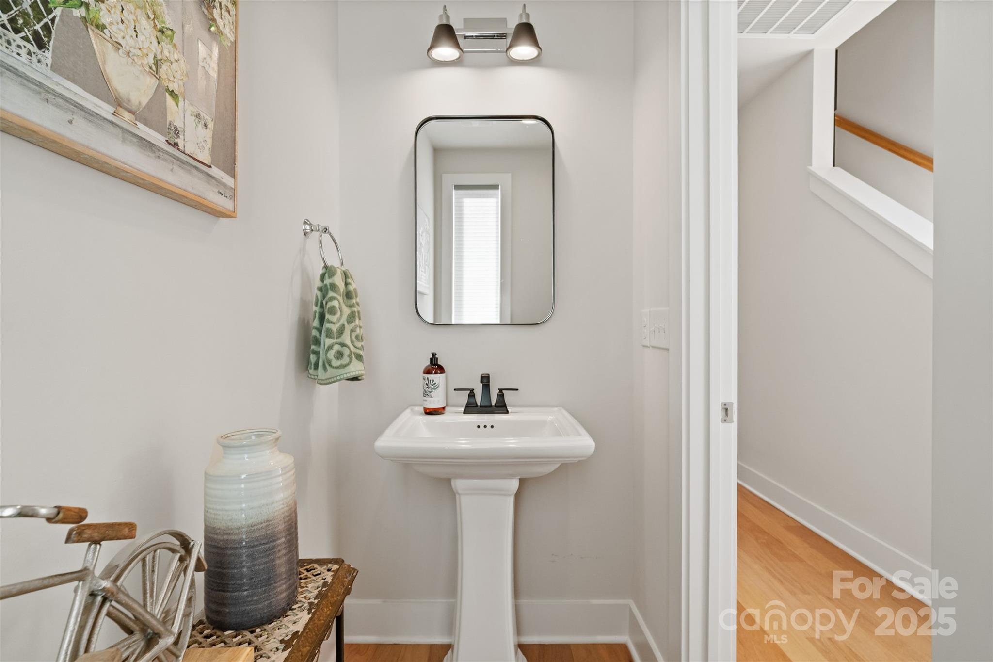 1549 Pinecrest Avenue