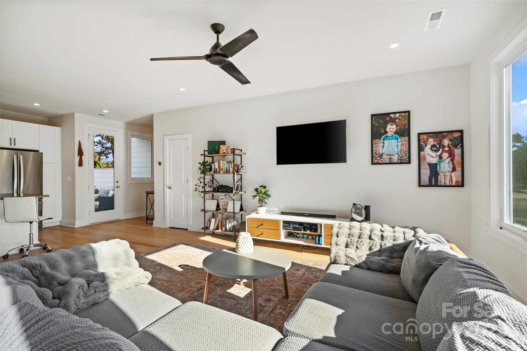 1549 Pinecrest Avenue