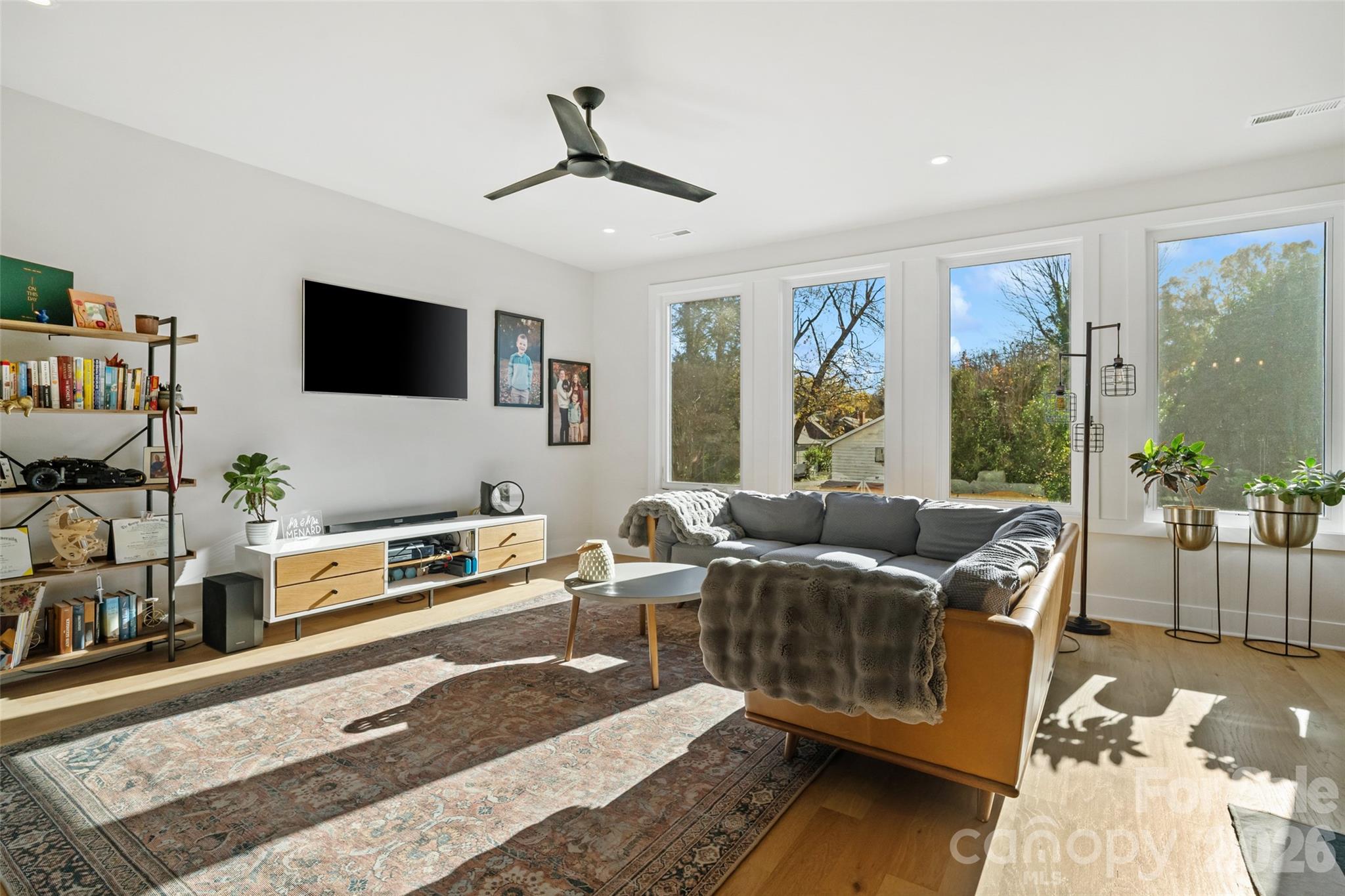 1549 Pinecrest Avenue