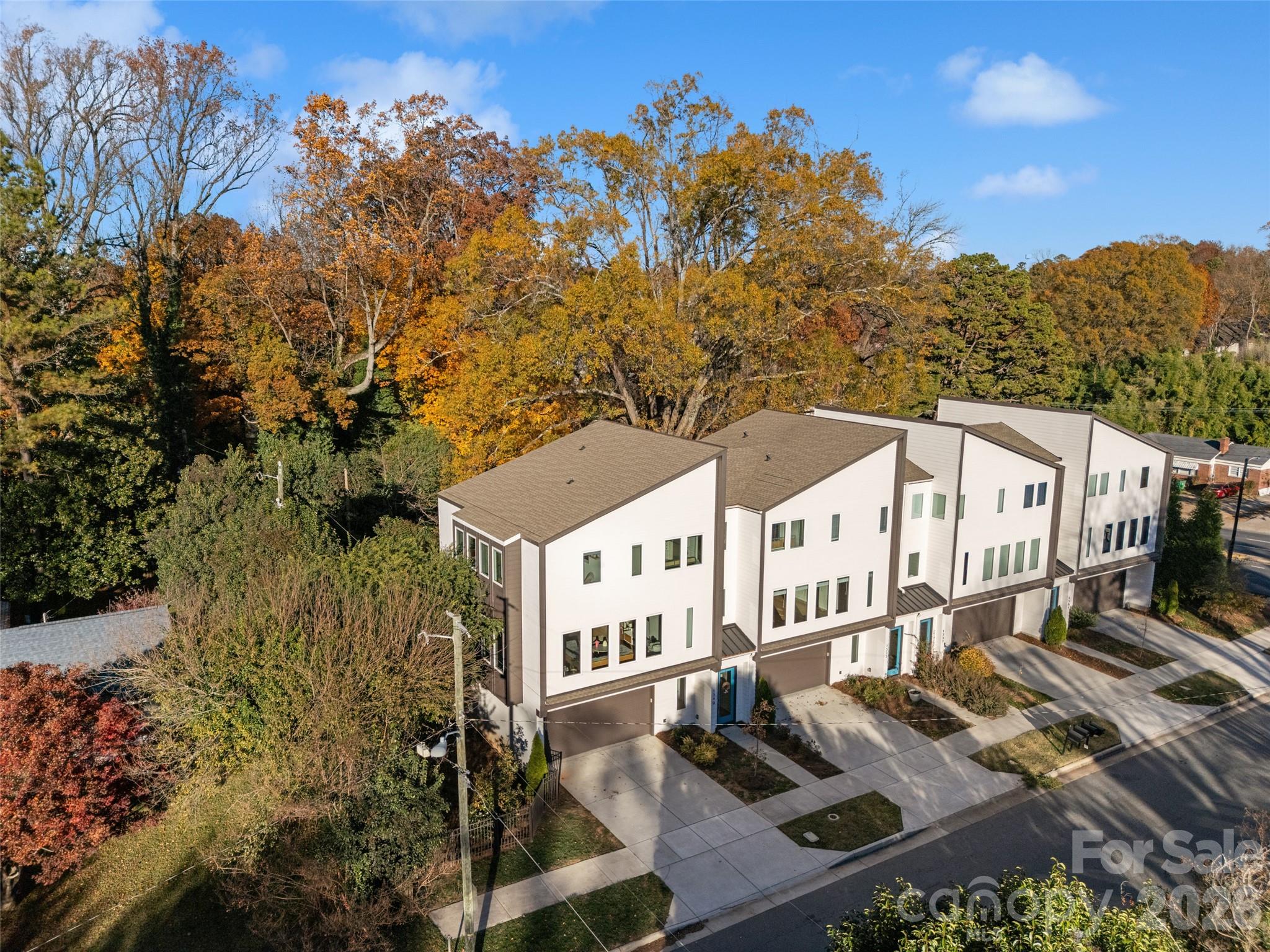 1549 Pinecrest Avenue