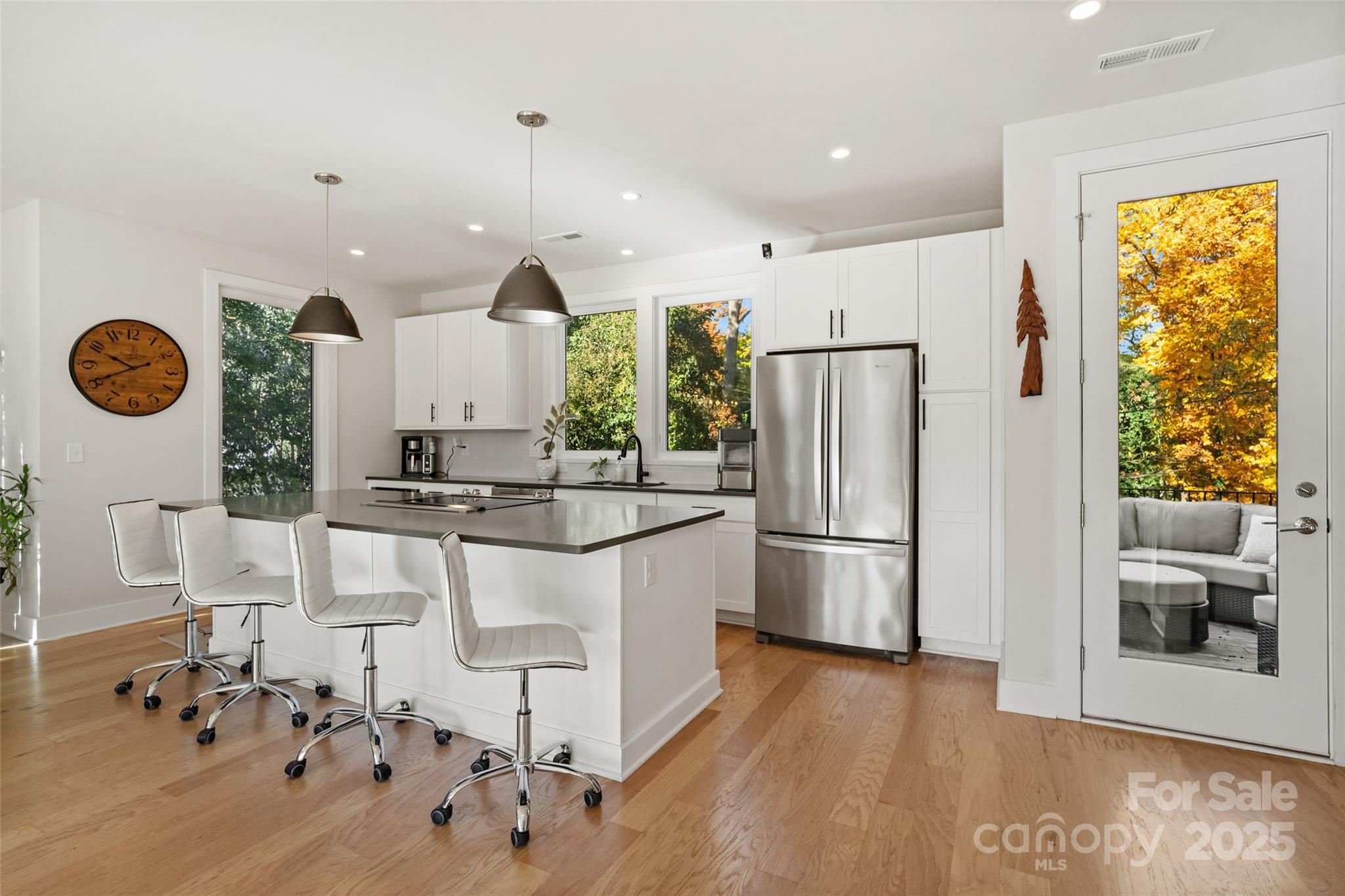 1549 Pinecrest Avenue