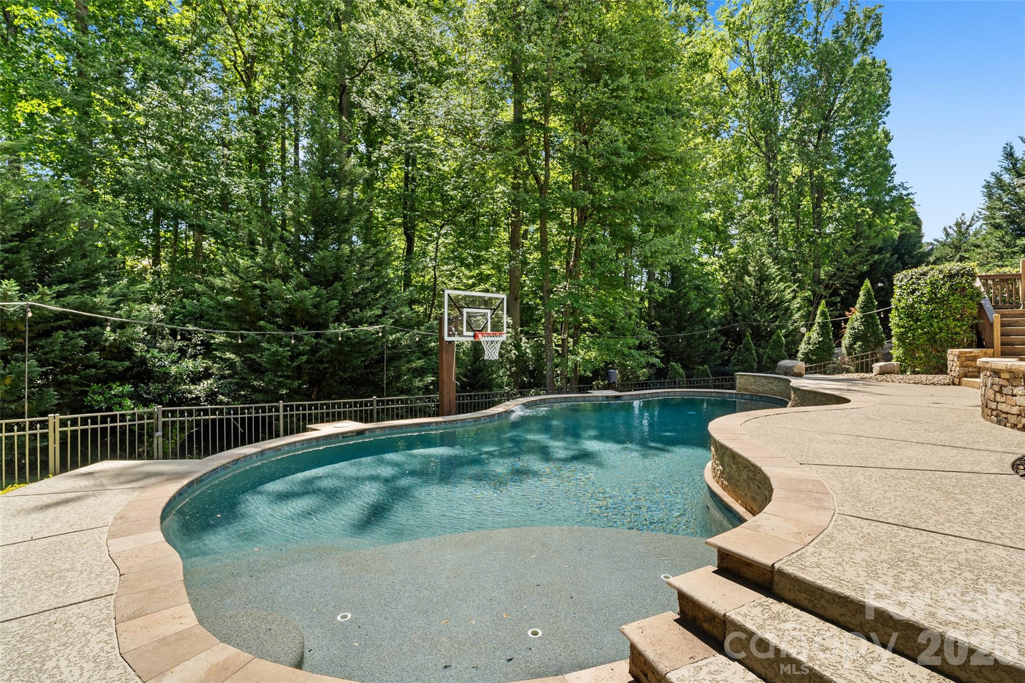 980 Autumn Glen Court