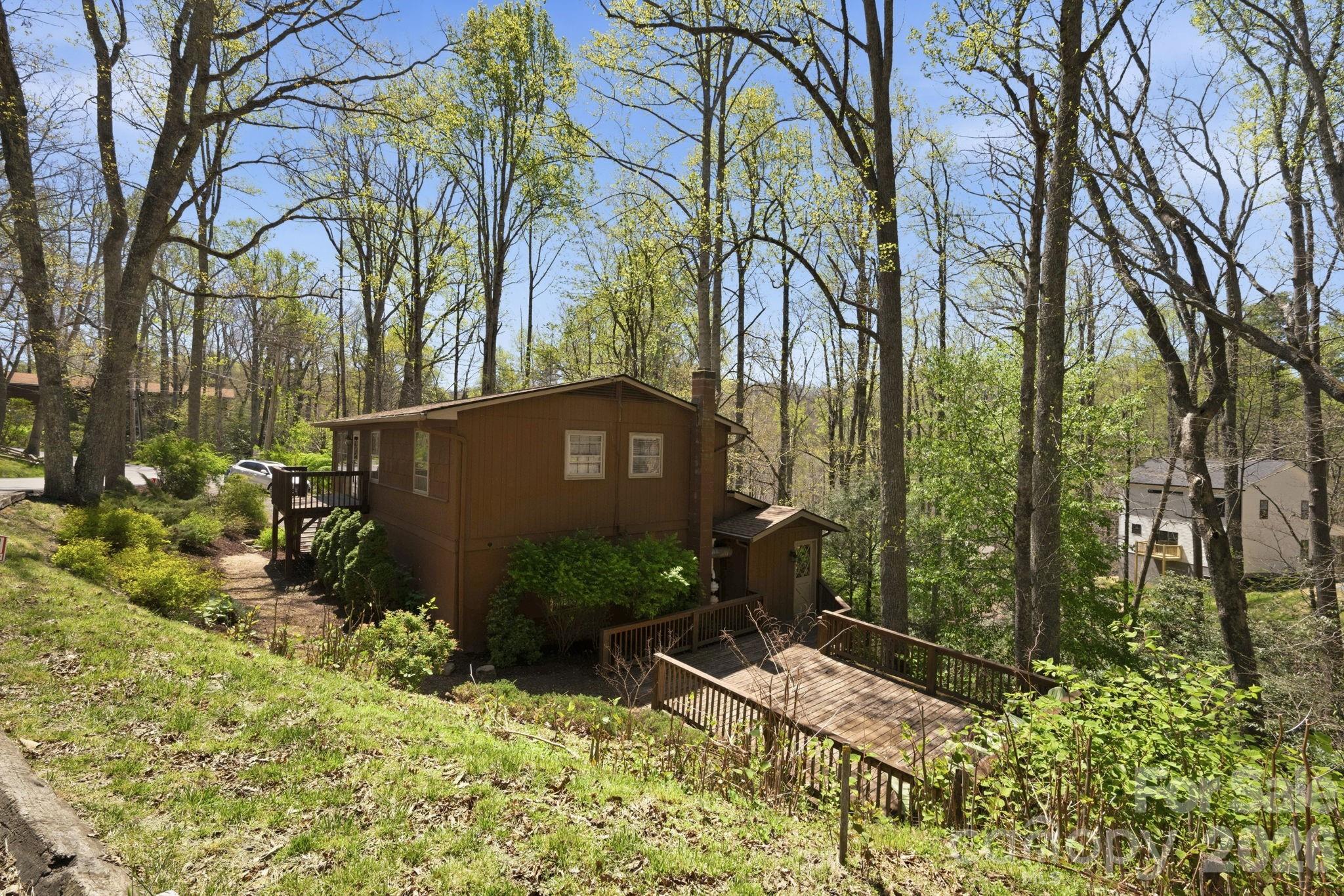 806 Dogwood Drive