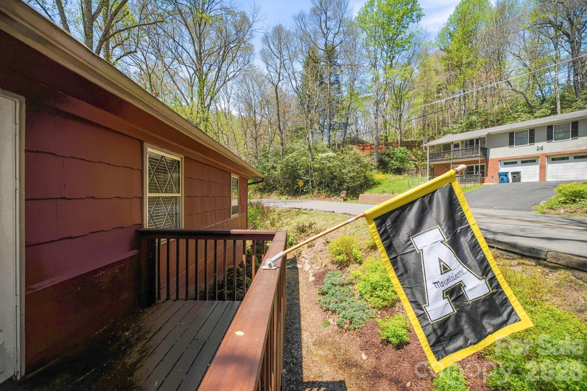 806 Dogwood Drive