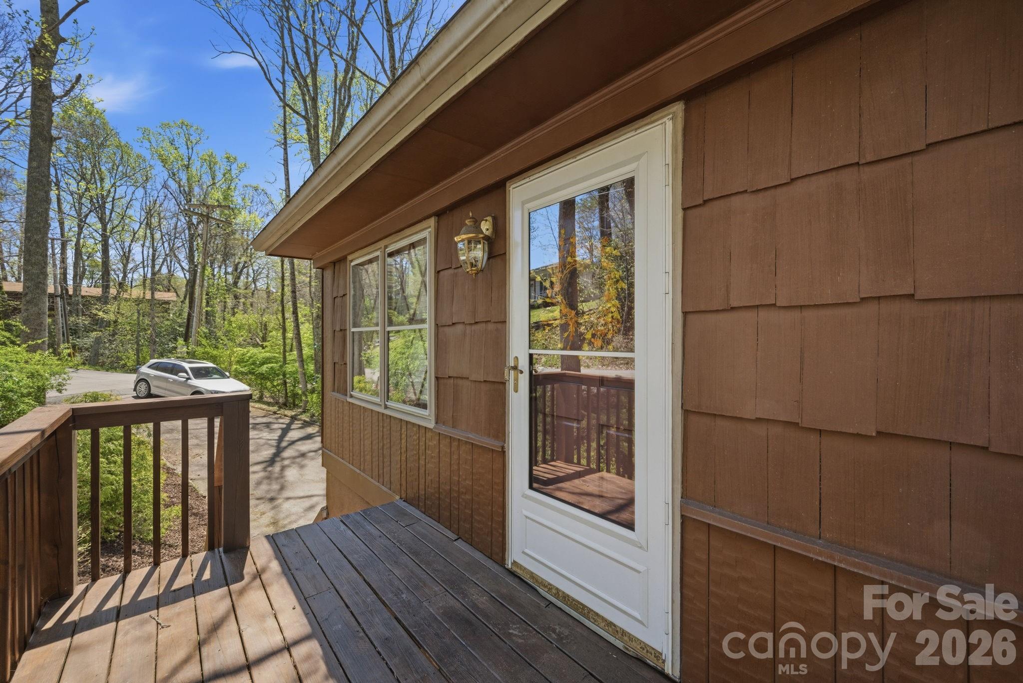 806 Dogwood Drive