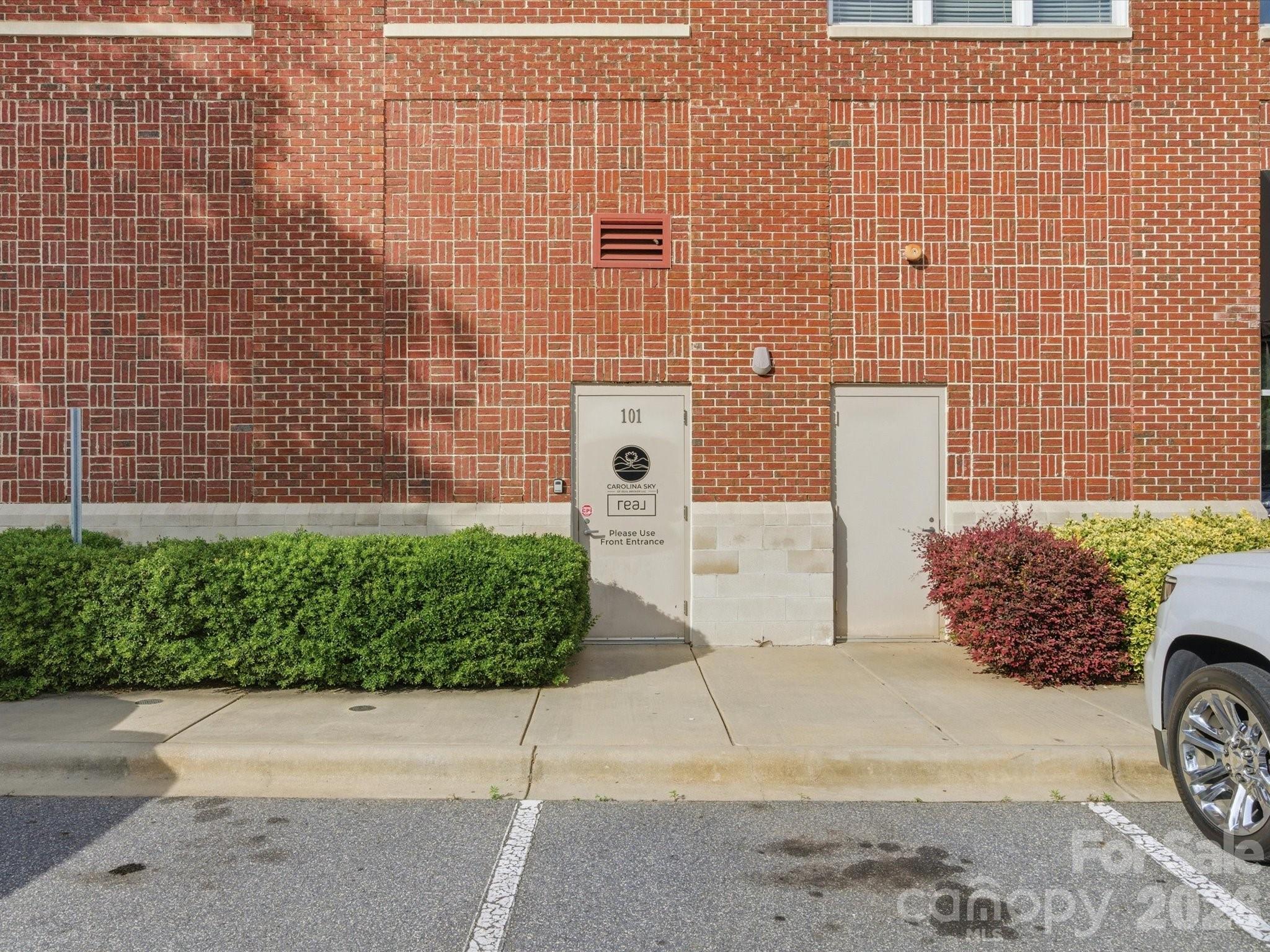 1012 Market Street Unit: 101