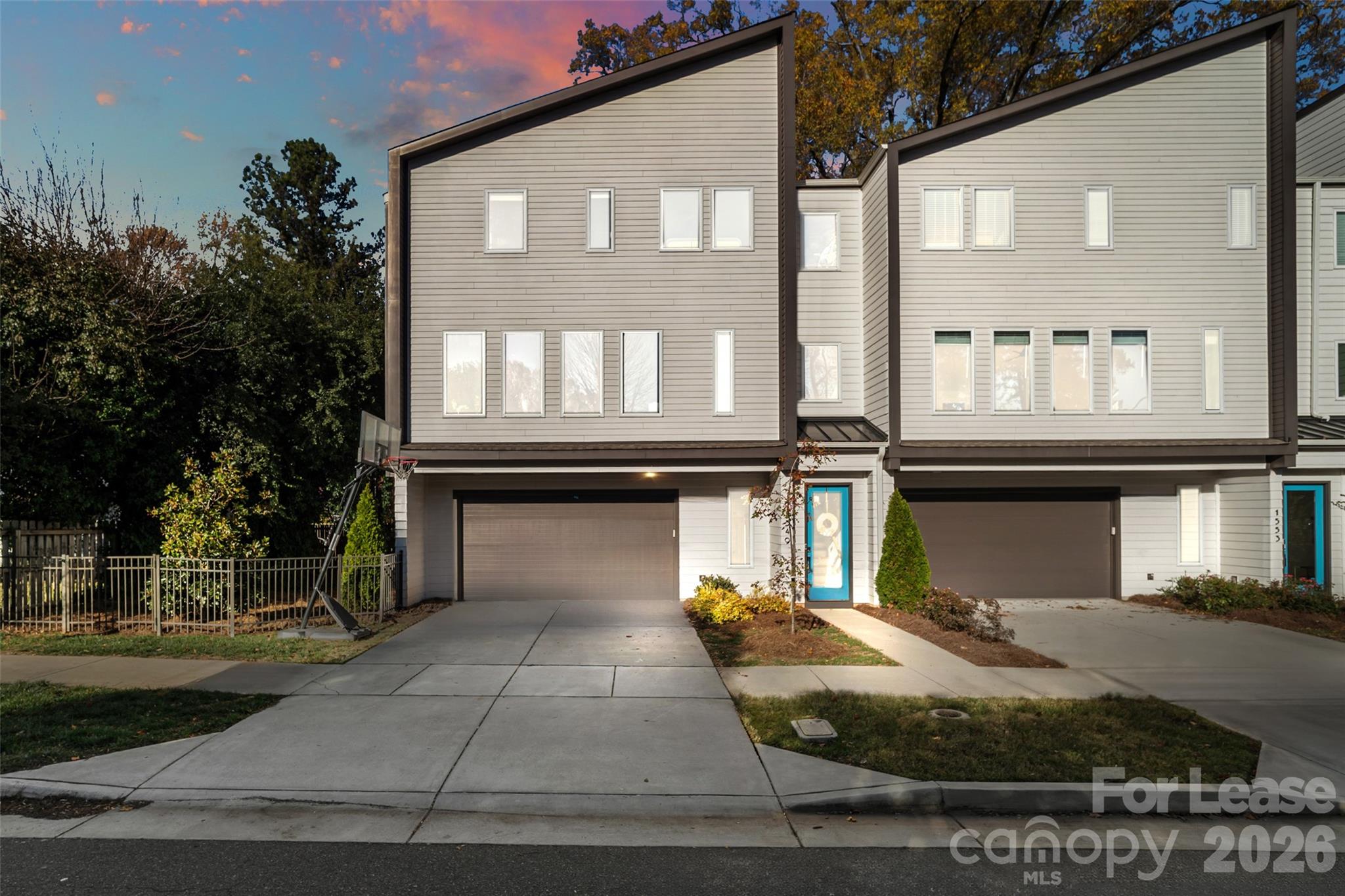 1549 Pinecrest Avenue