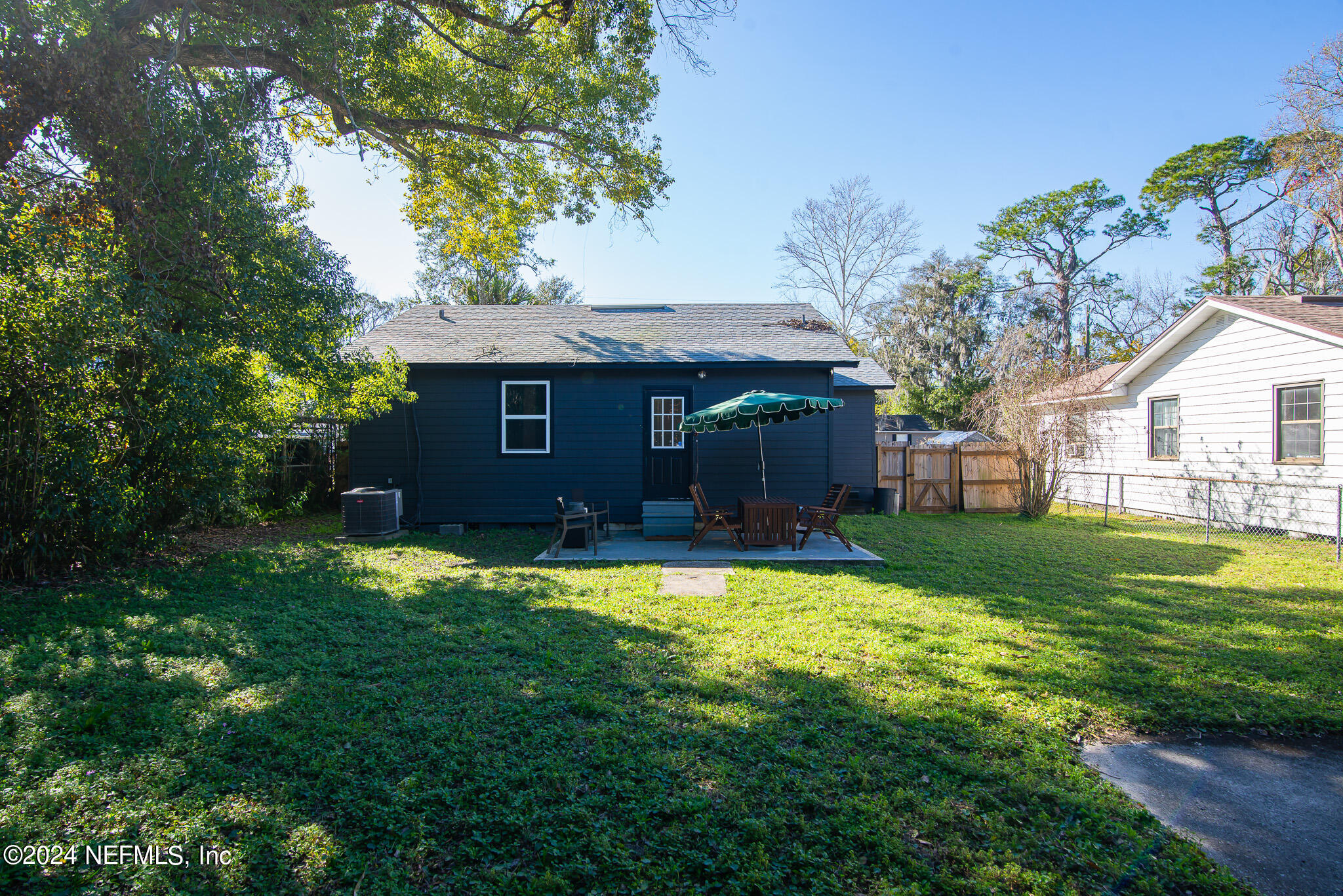 1421 DAKAR Street