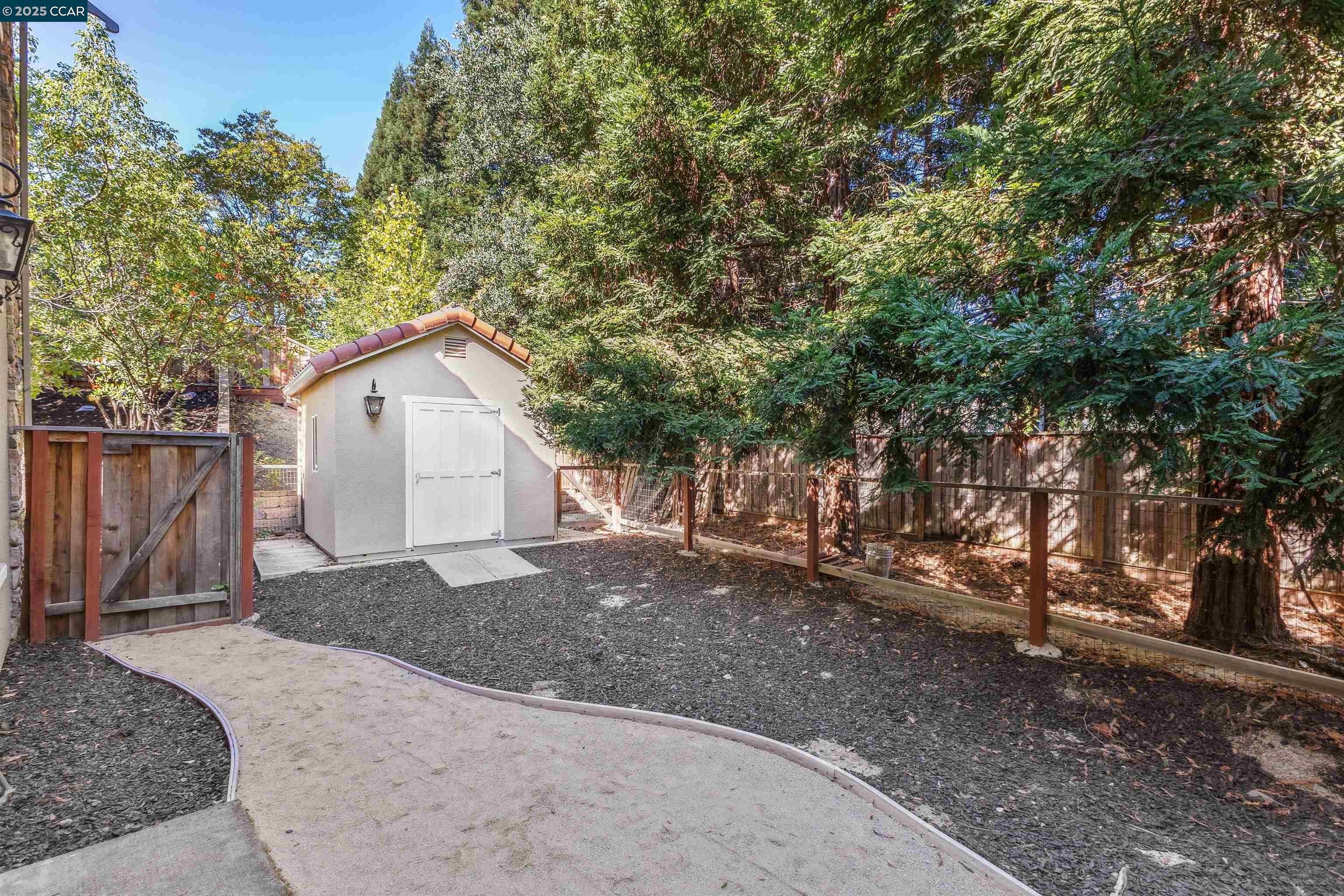 77 Pleasant Knoll Ct