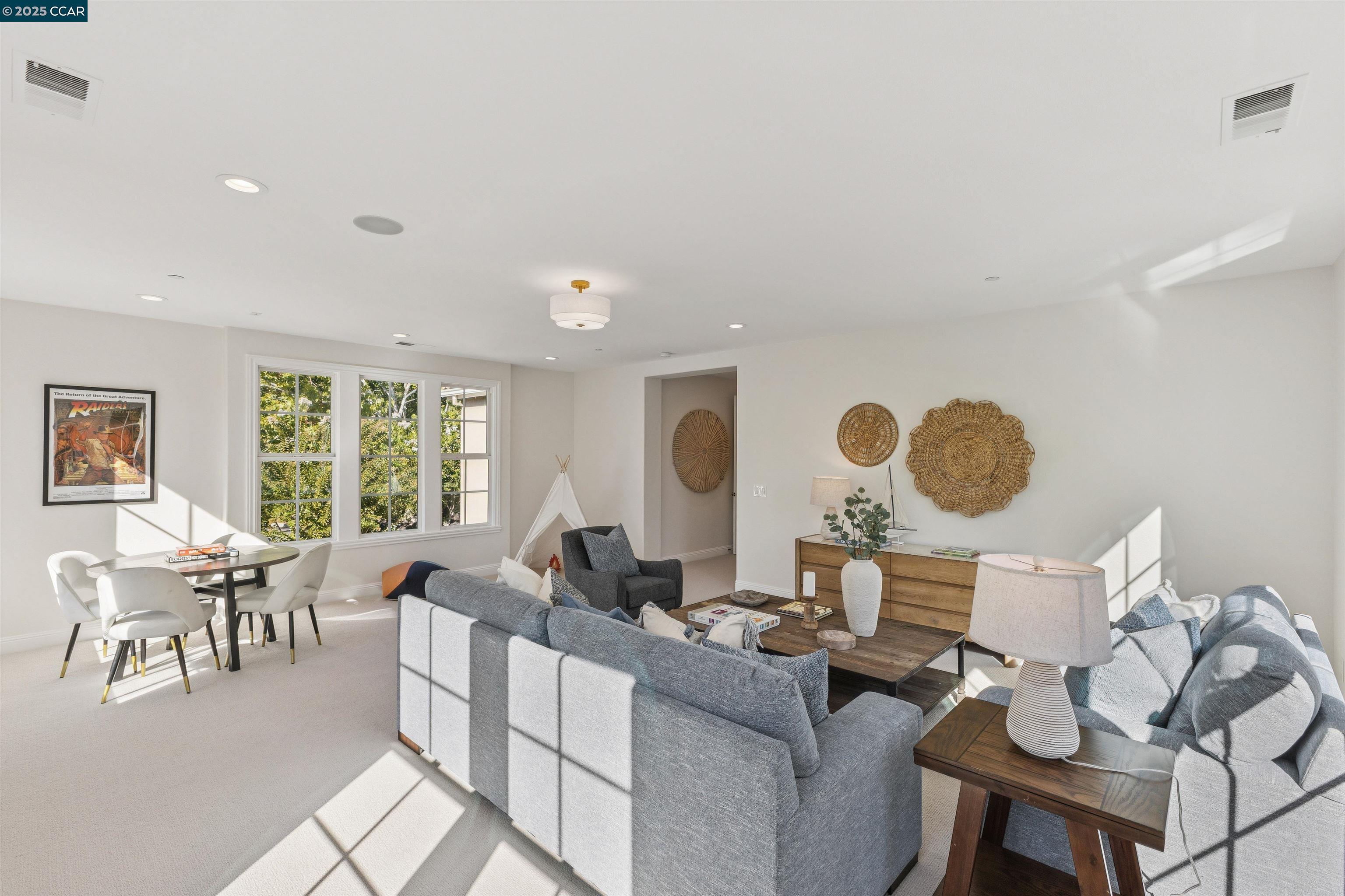 77 Pleasant Knoll Ct