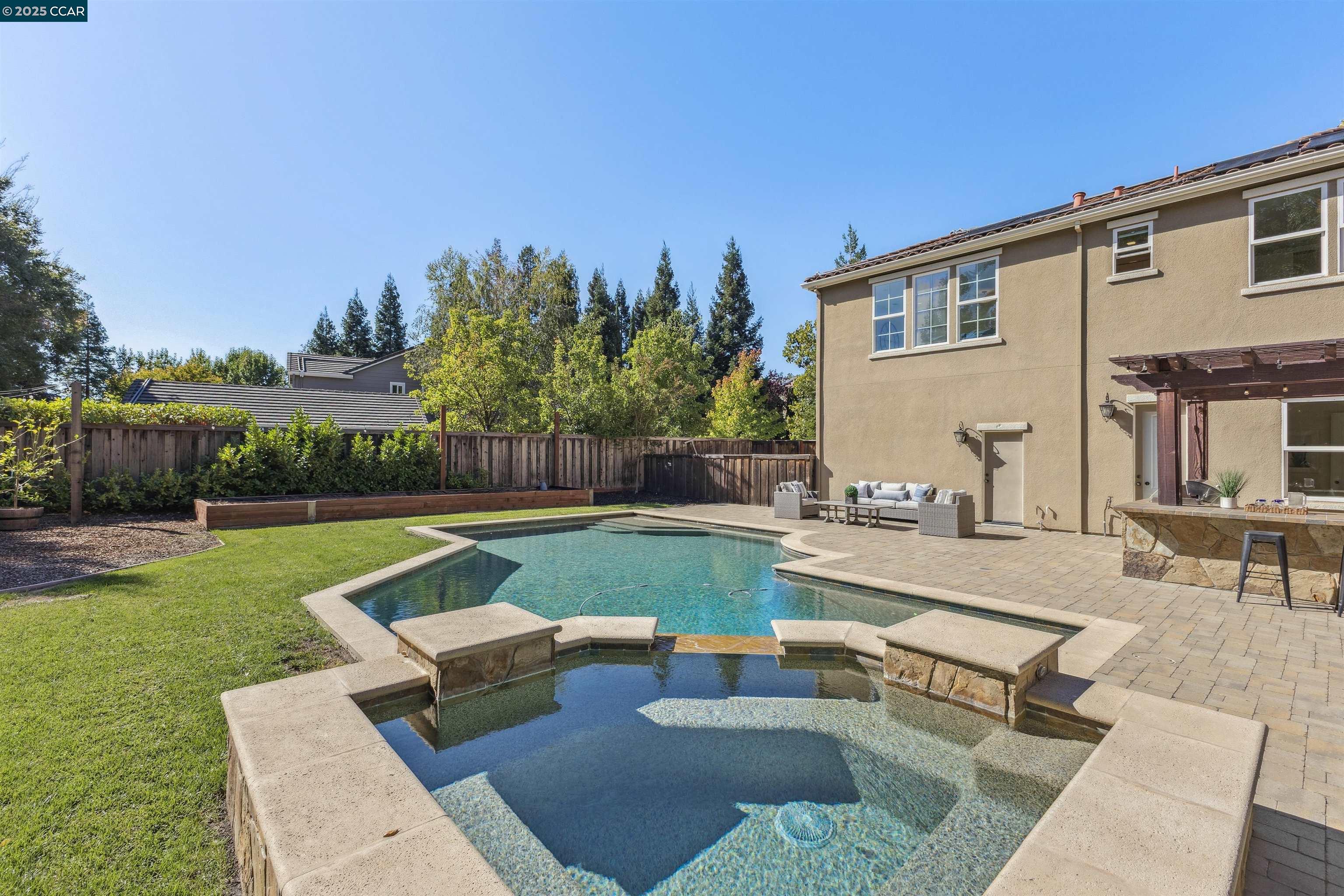 77 Pleasant Knoll Ct