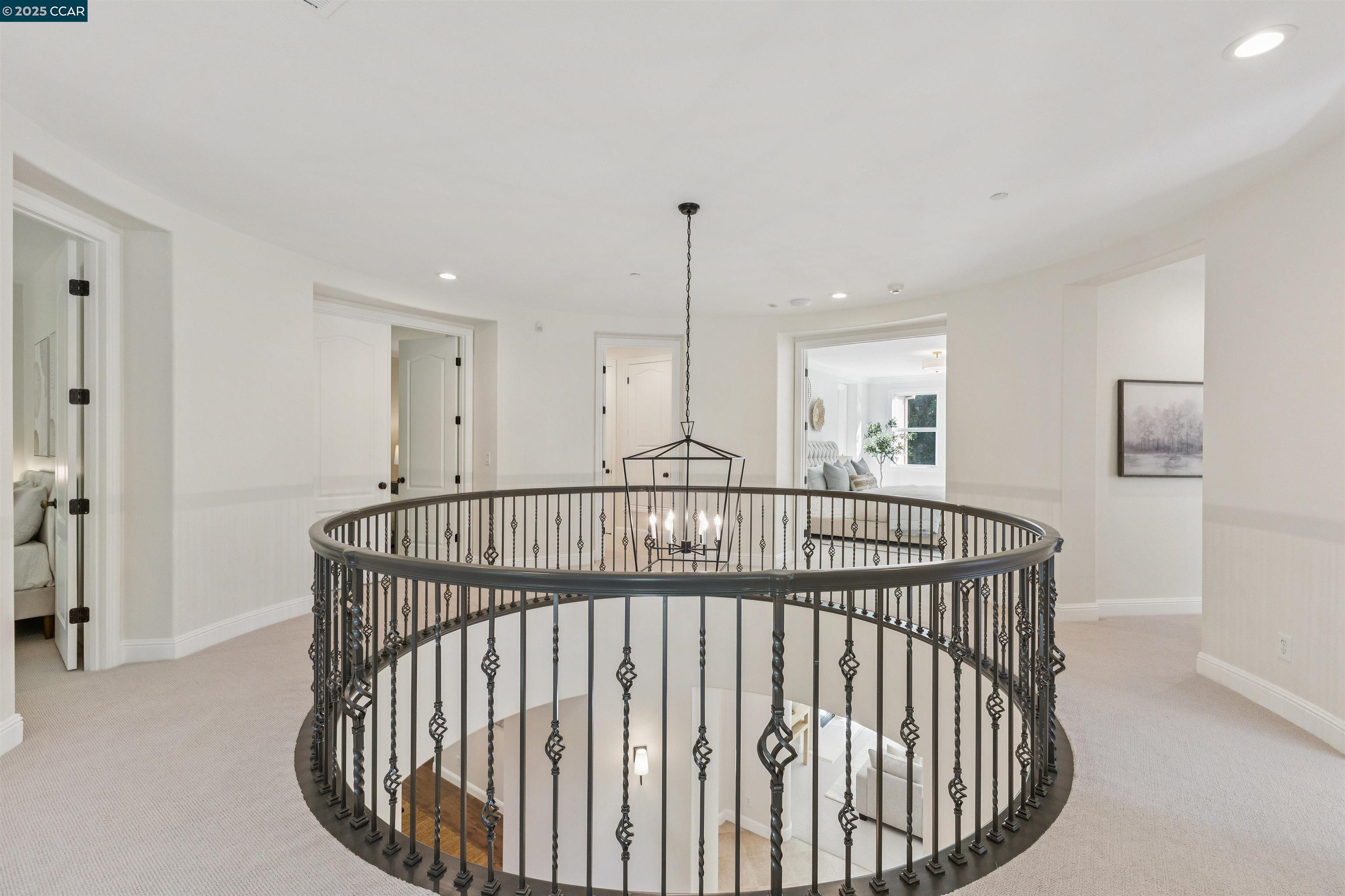 77 Pleasant Knoll Ct