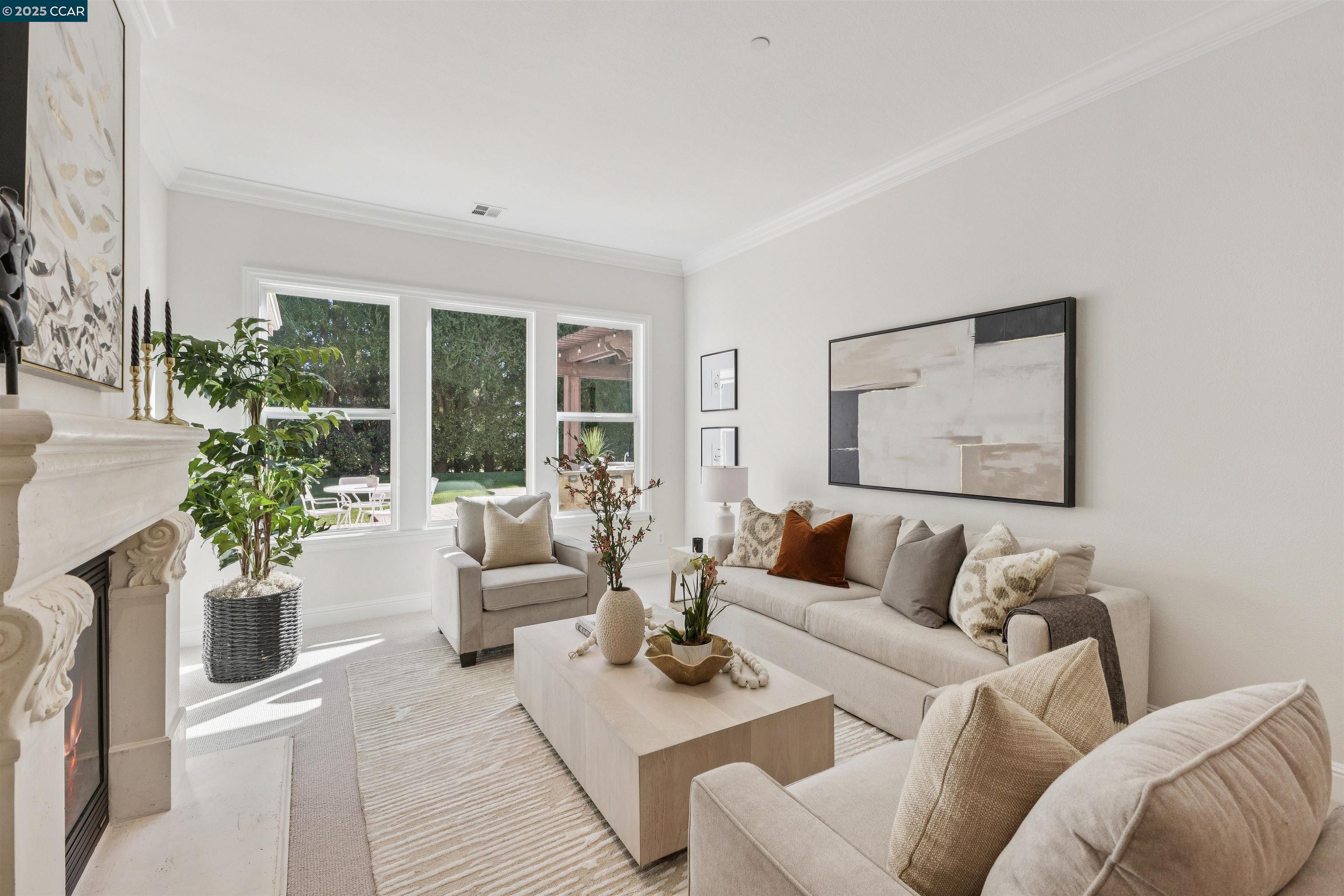 77 Pleasant Knoll Ct