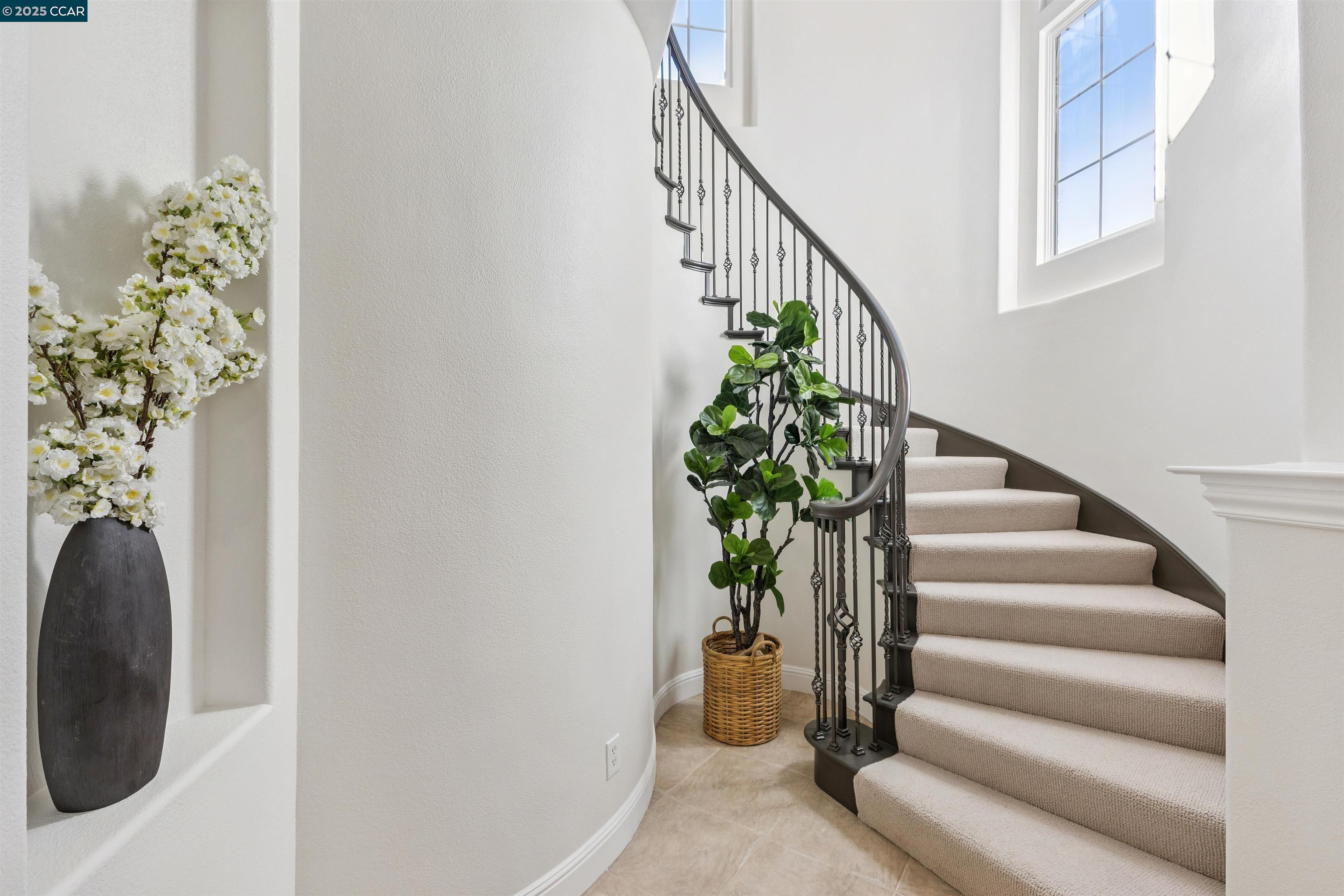 77 Pleasant Knoll Ct