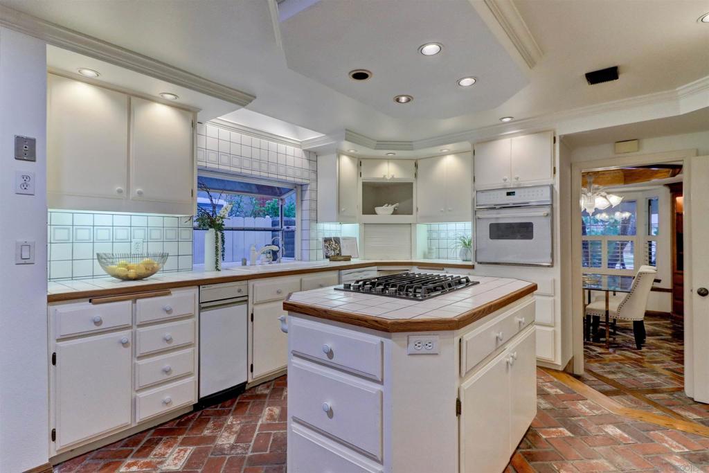 6286 Lake Athabaska Place