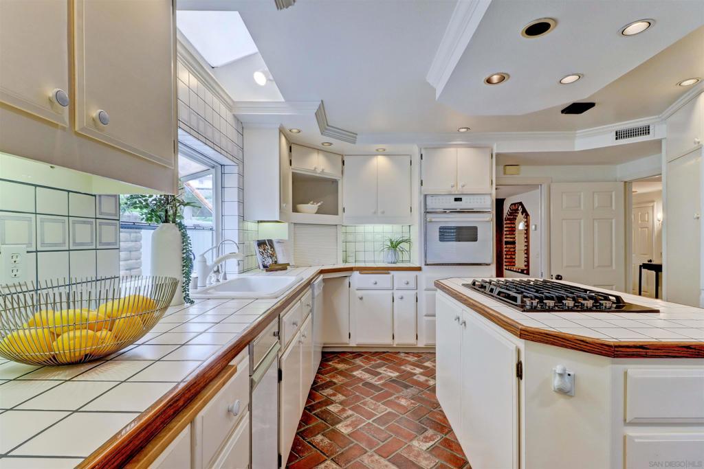 6286 Lake Athabaska Place