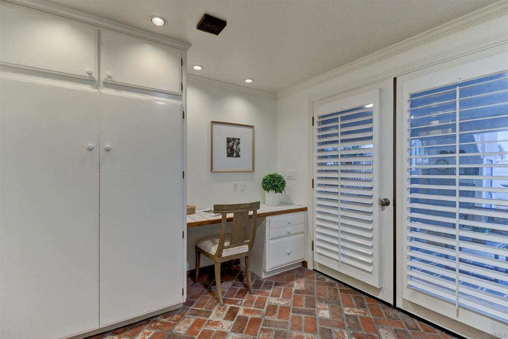 6286 Lake Athabaska Place