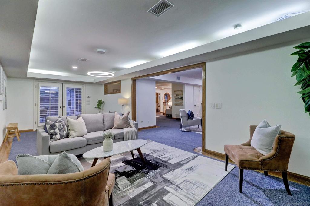 6286 Lake Athabaska Place