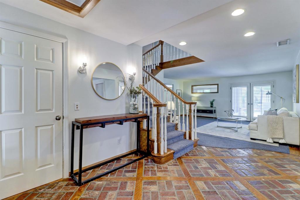 6286 Lake Athabaska Place