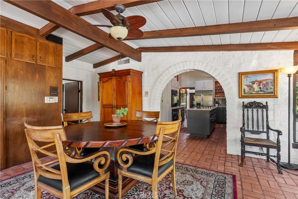 11550 Old Castle