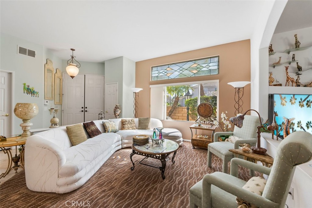 5643 Willowmere
