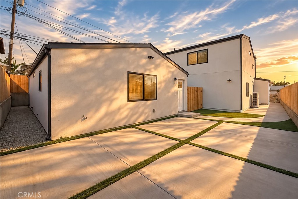 4661 4663 Redwood Street