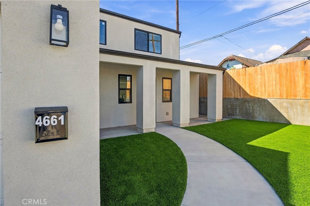 4661 4663 Redwood Street