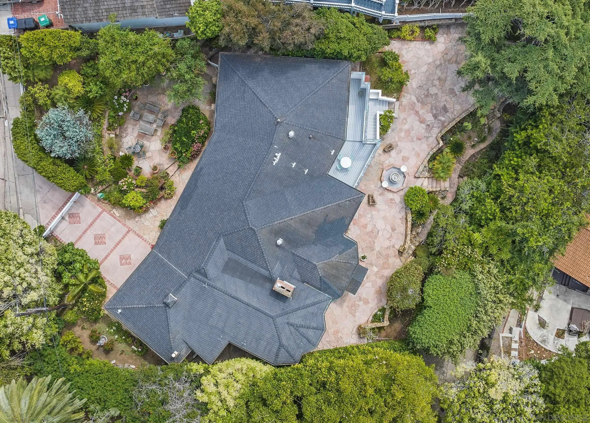 1556 Virginia Way