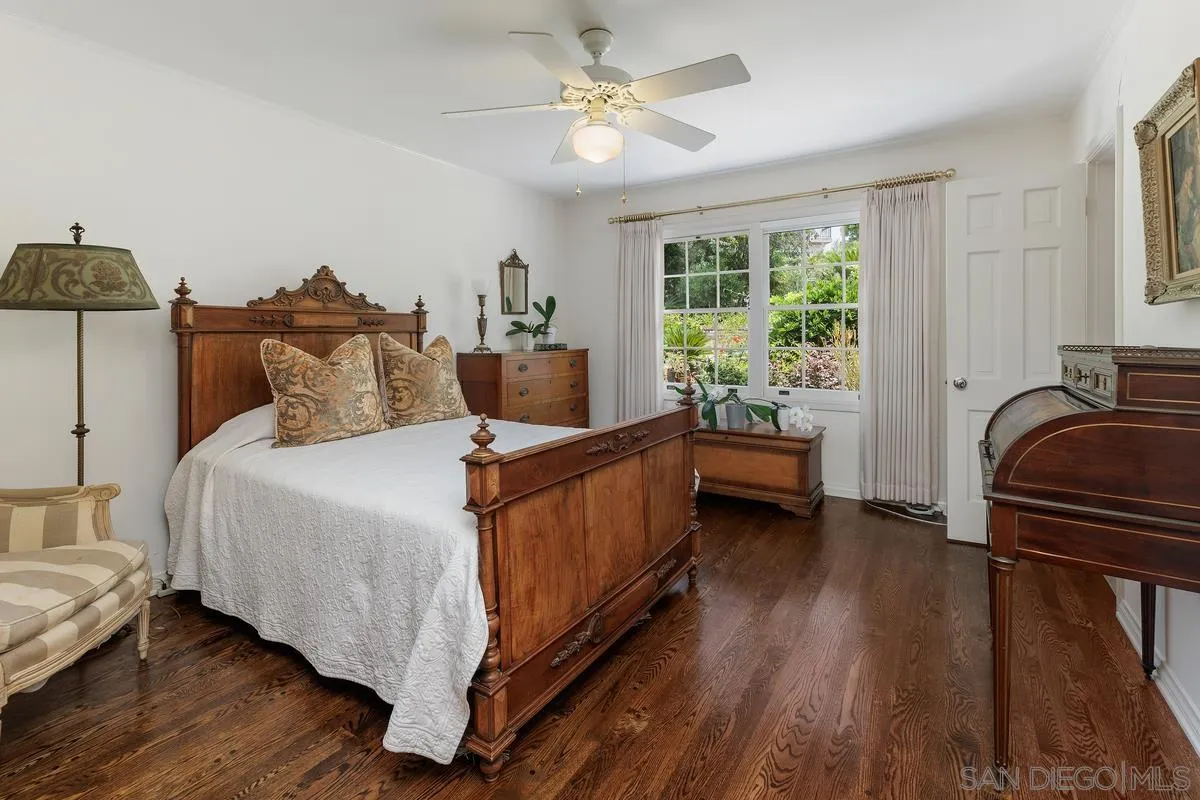 1556 Virginia Way