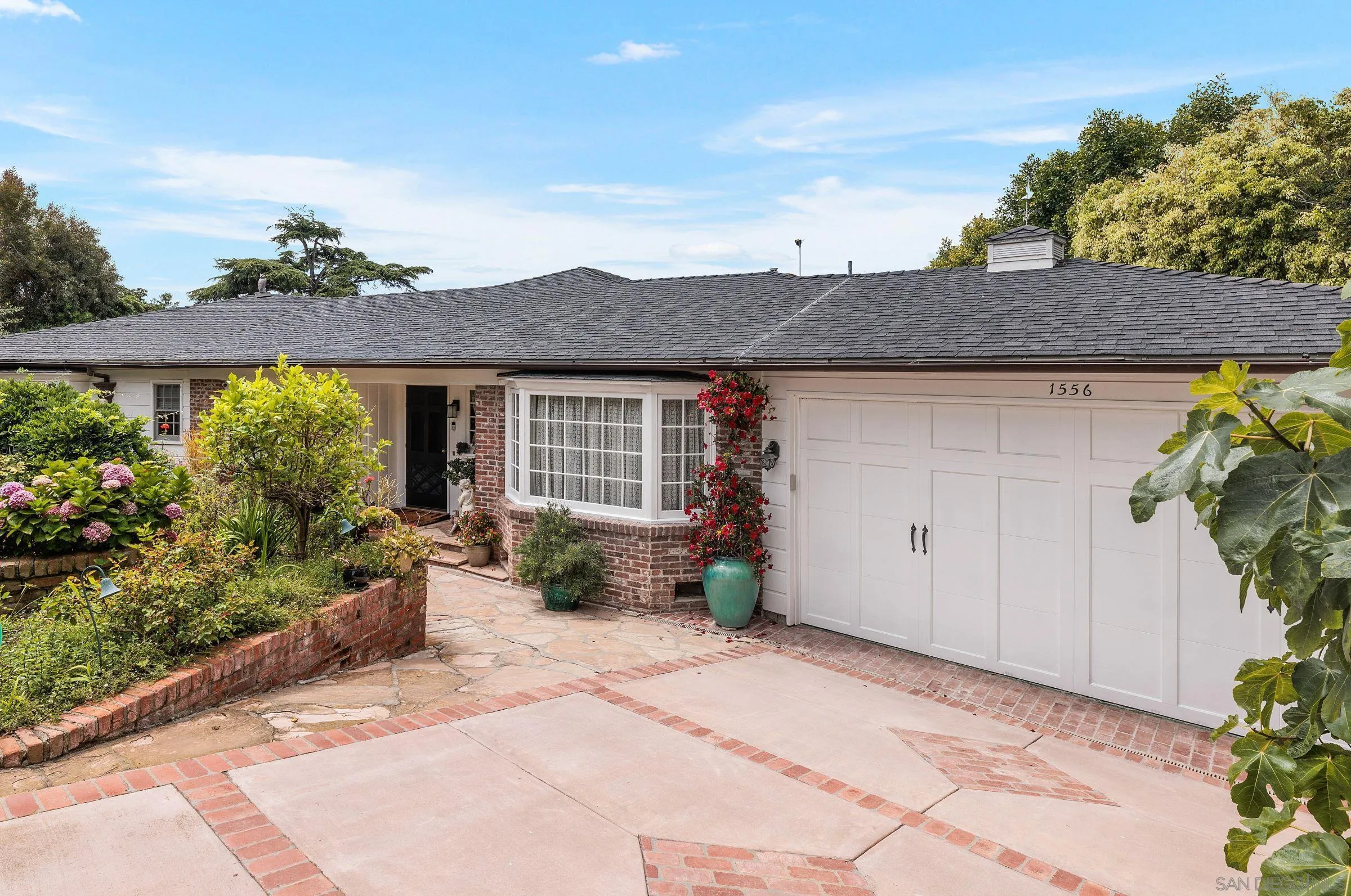 1556 Virginia Way