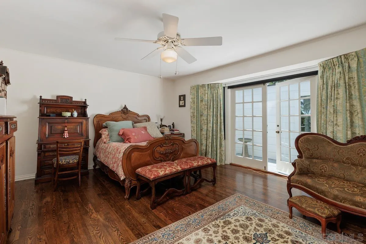 1556 Virginia Way