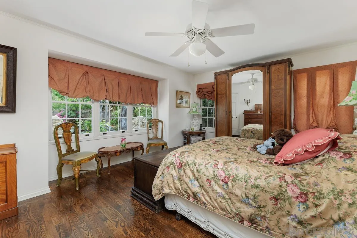 1556 Virginia Way