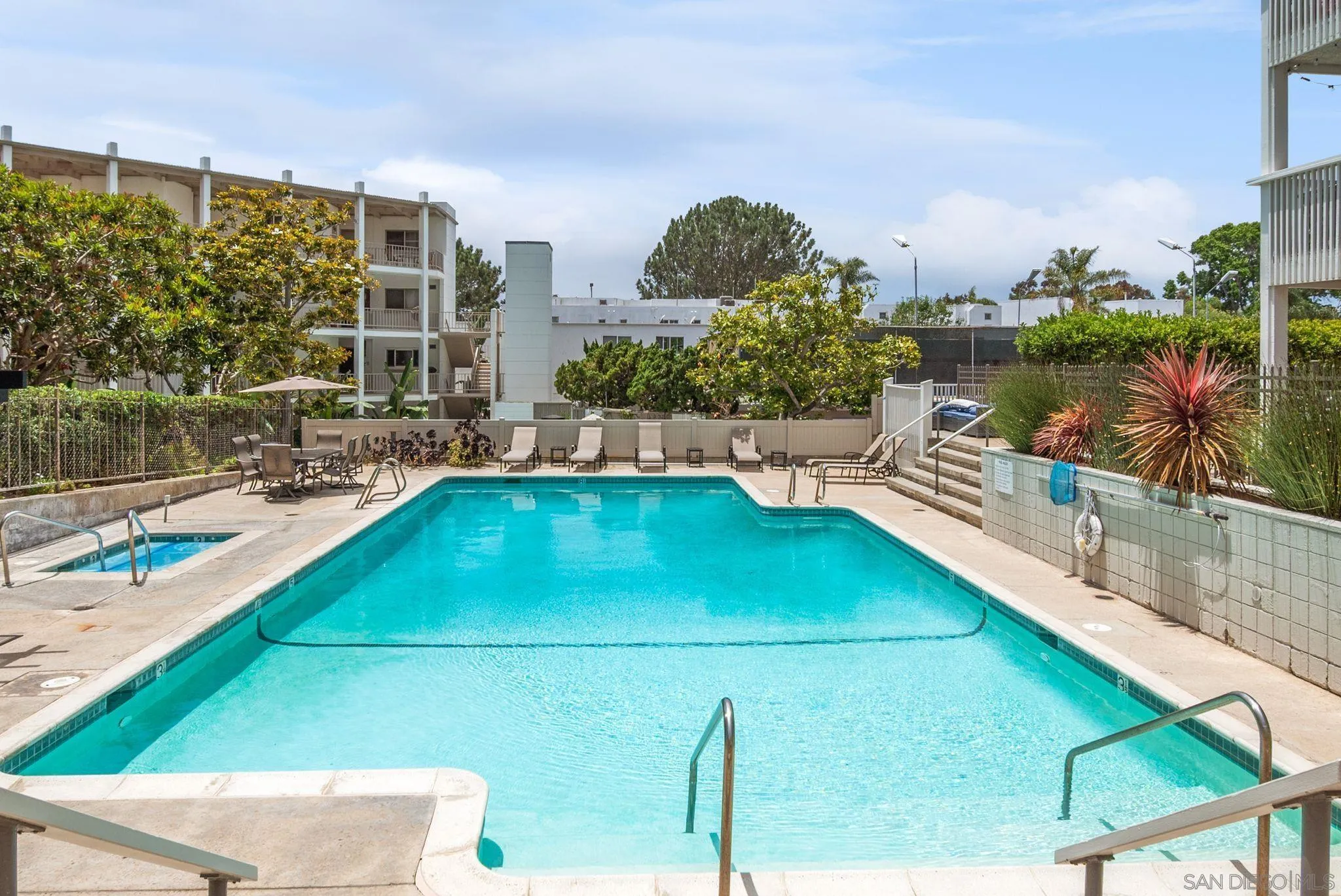 1335 La Palma St Unit H4