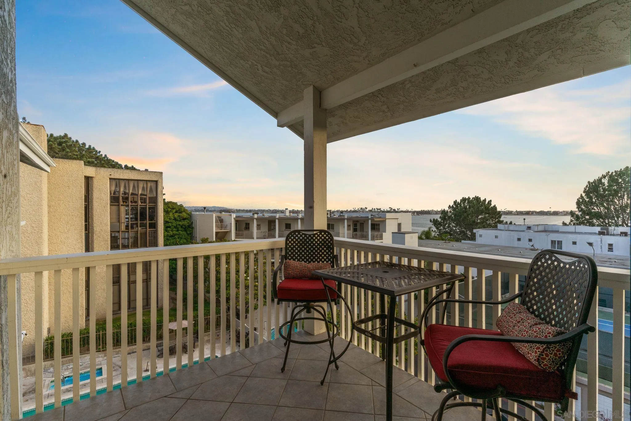 1335 La Palma St Unit H4