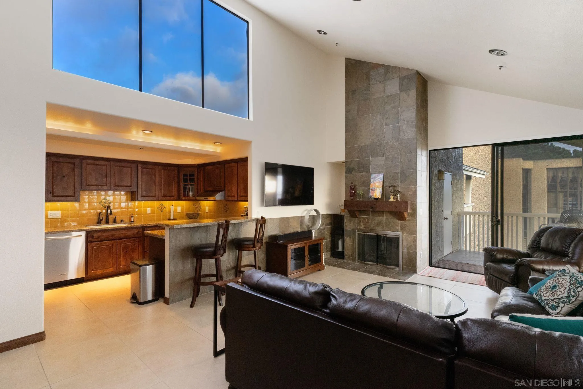 1335 La Palma St Unit H4