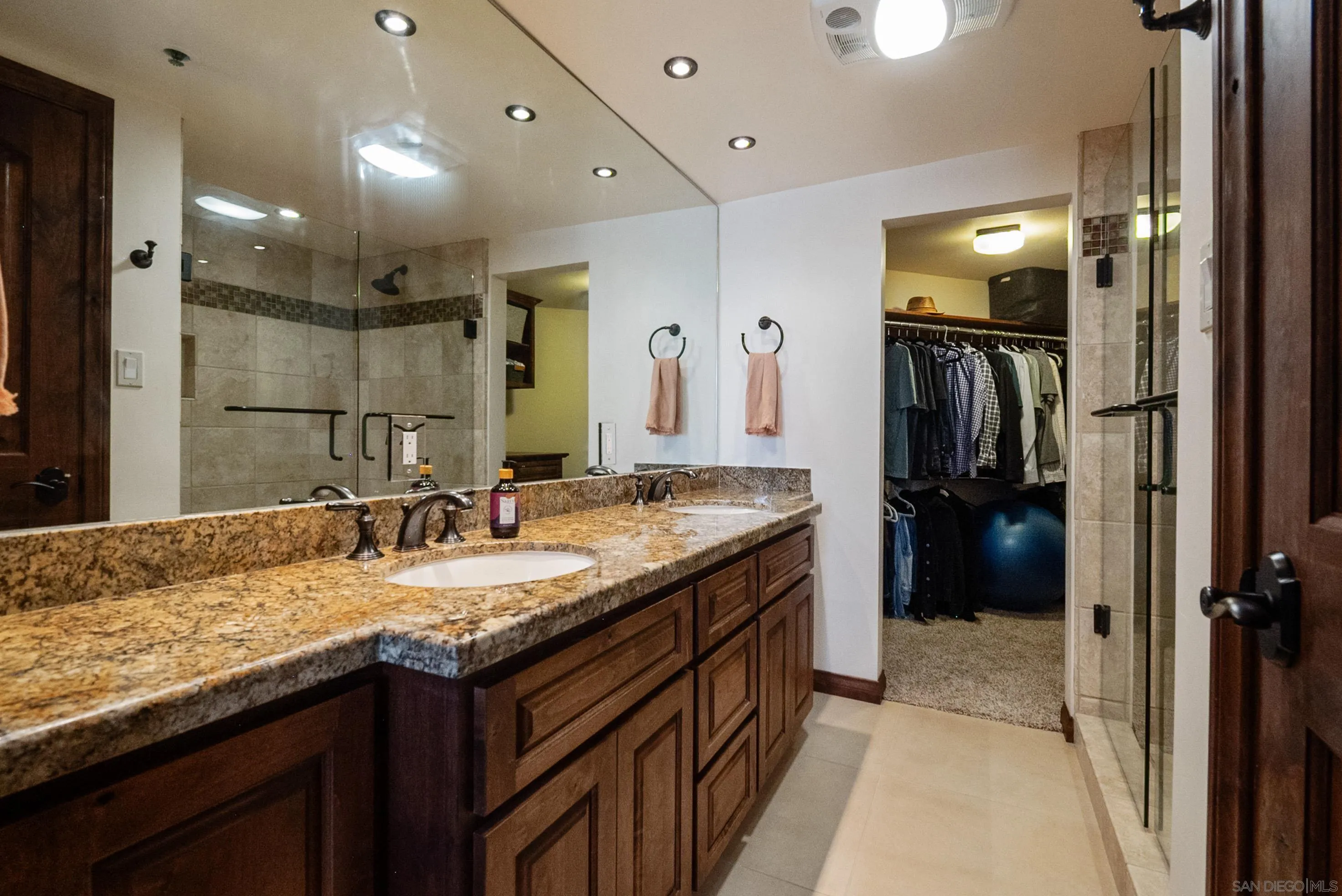 1335 La Palma St Unit H4