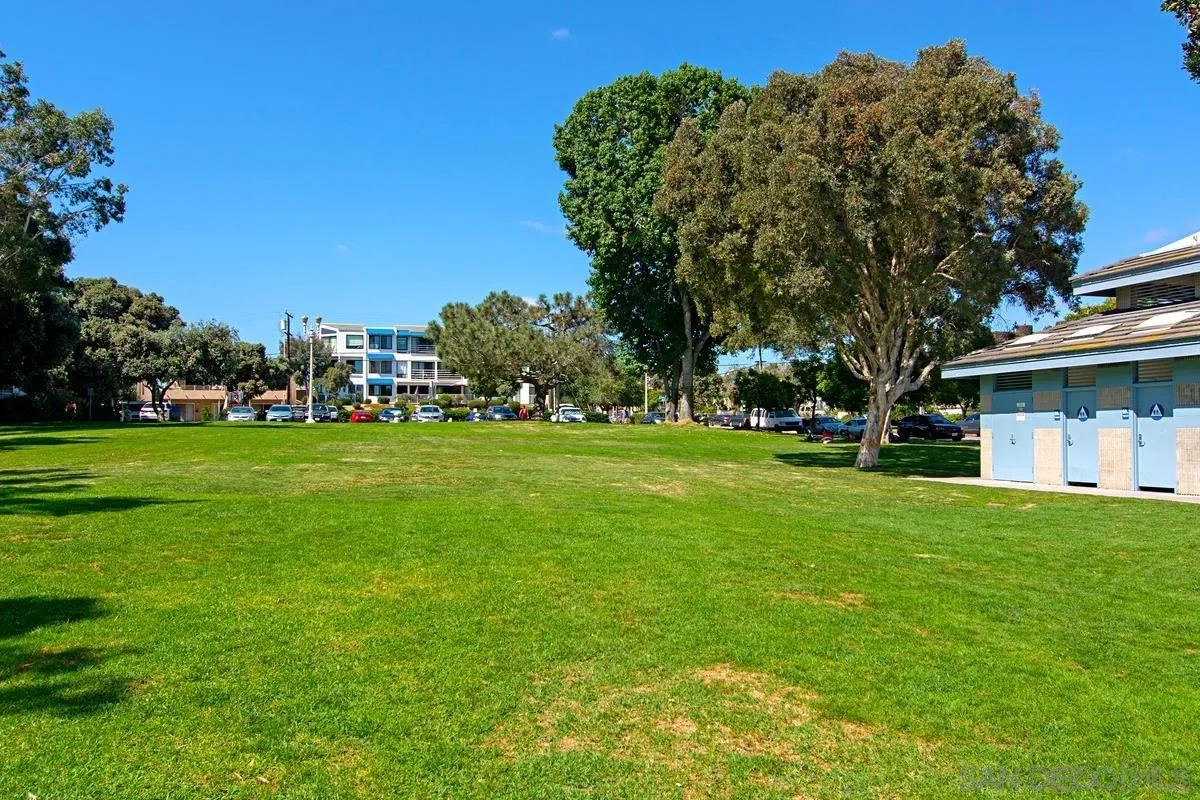 1335 La Palma St Unit H4