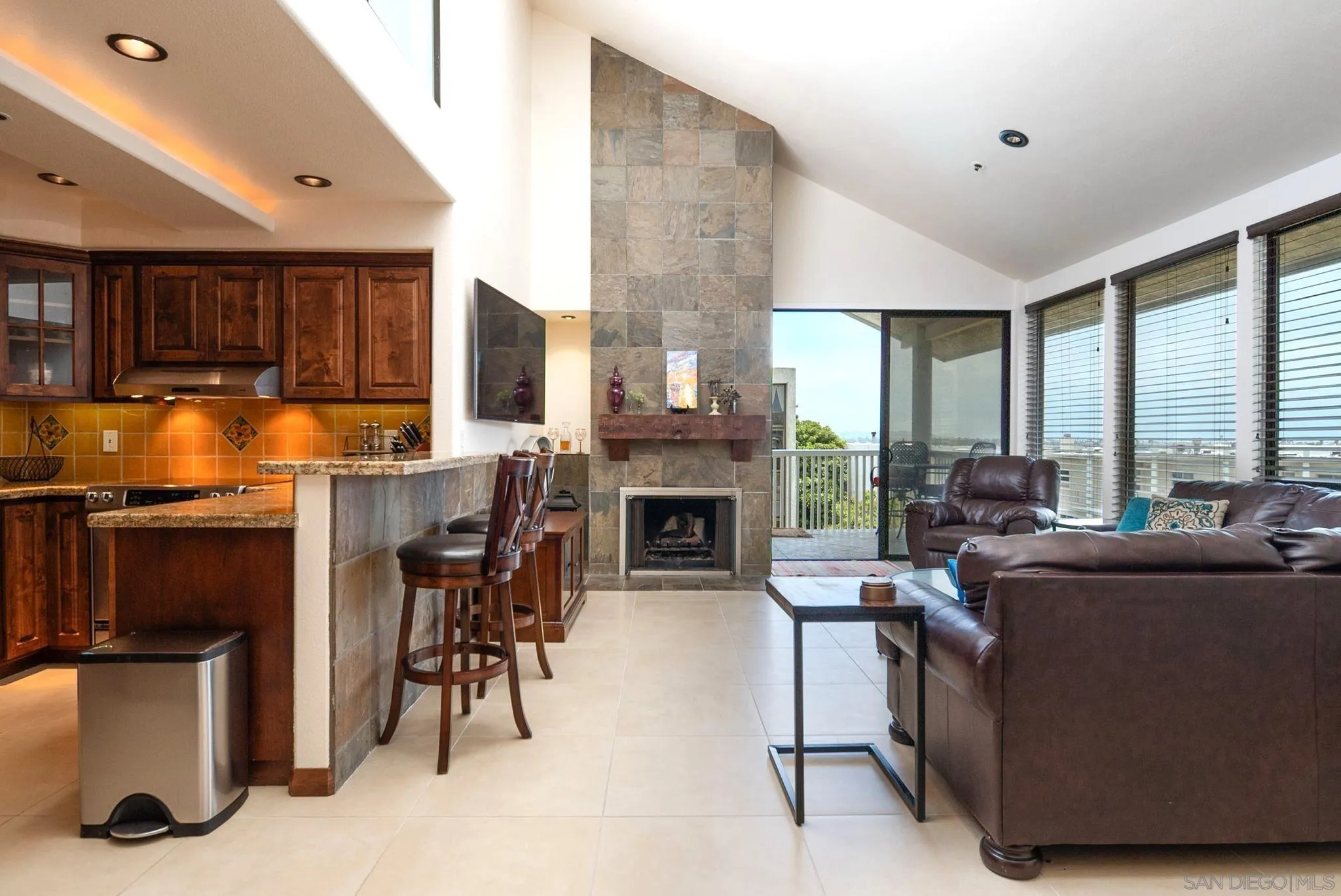 1335 La Palma St Unit H4