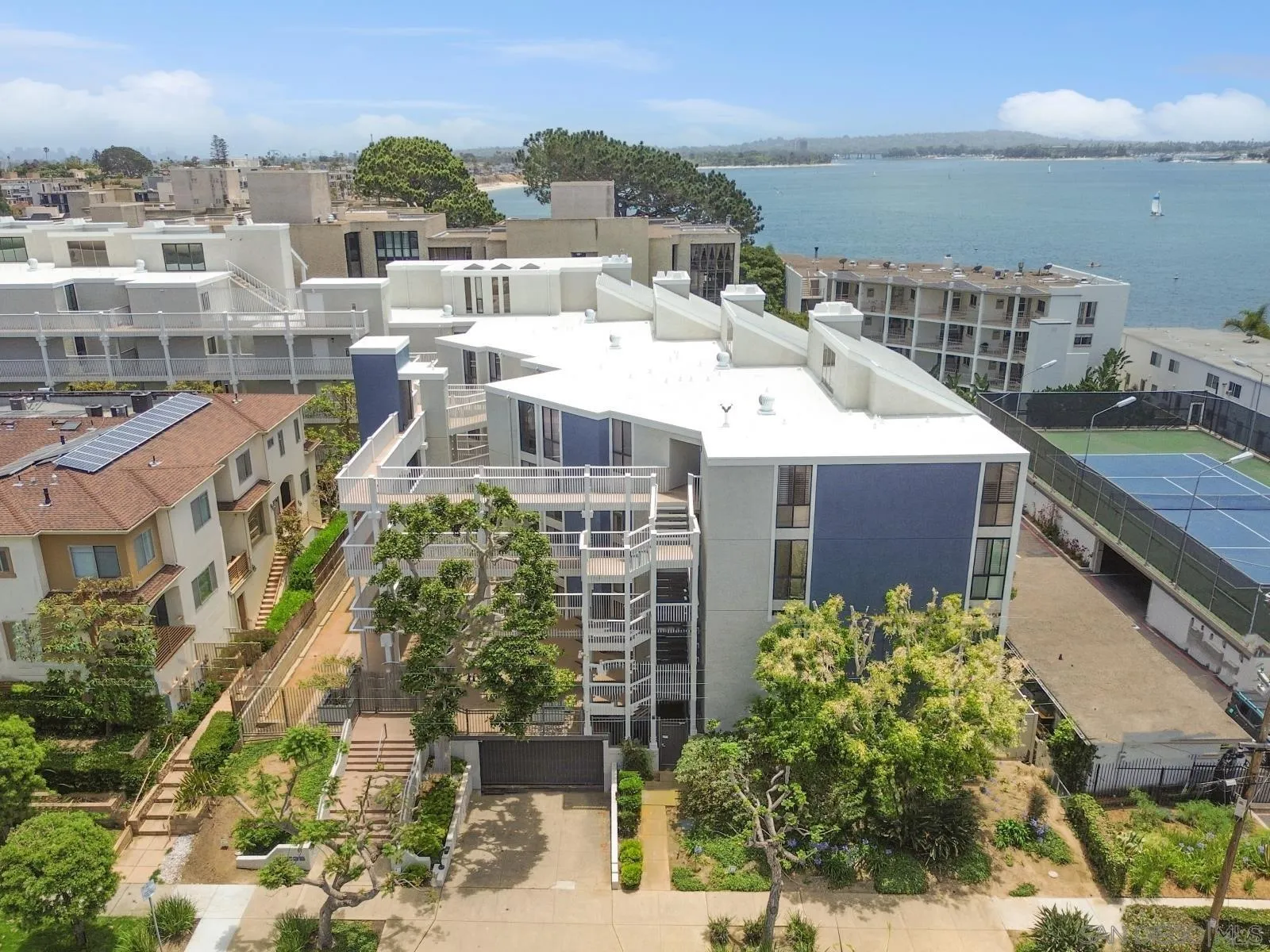 1335 La Palma St Unit H4