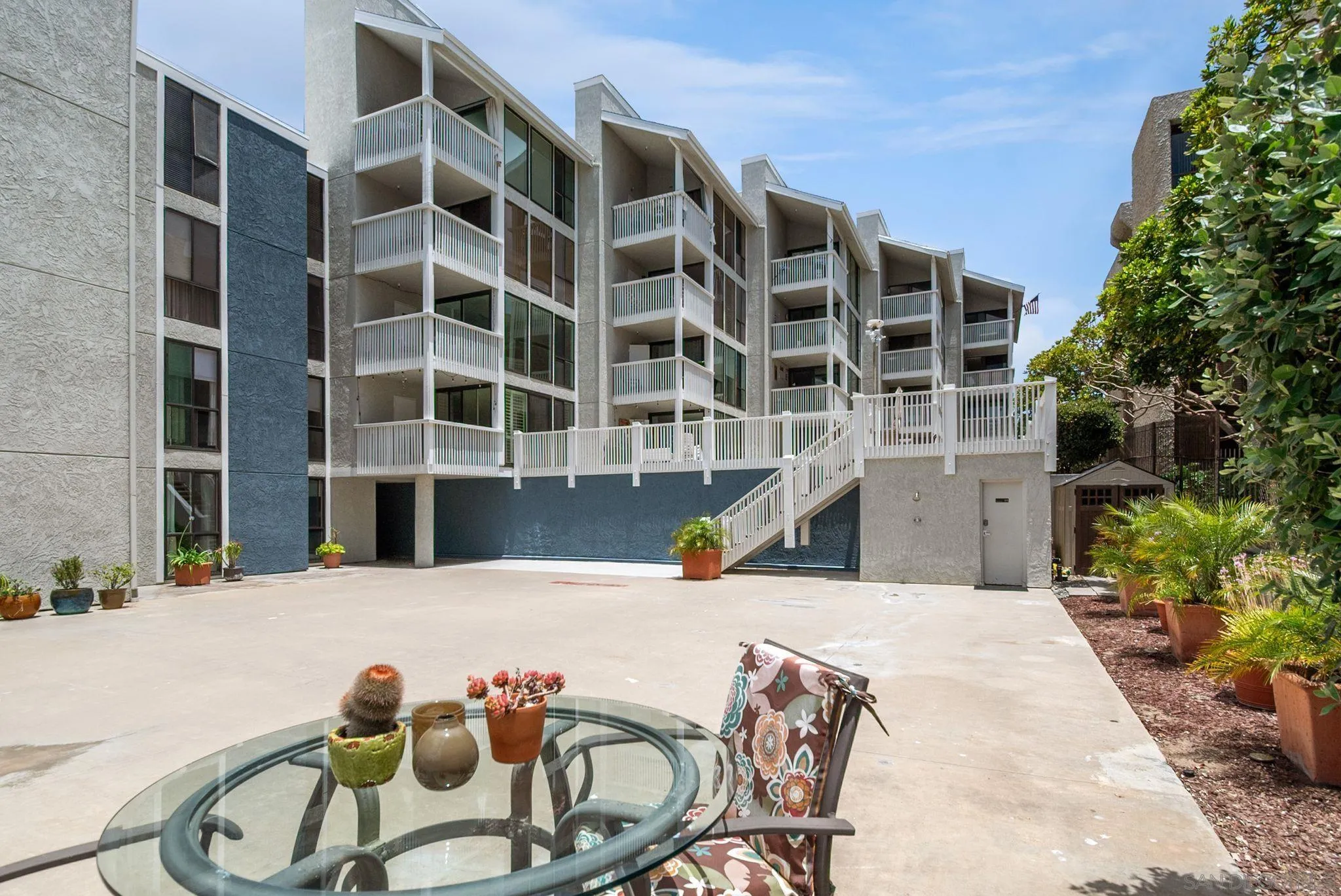 1335 La Palma St Unit H4